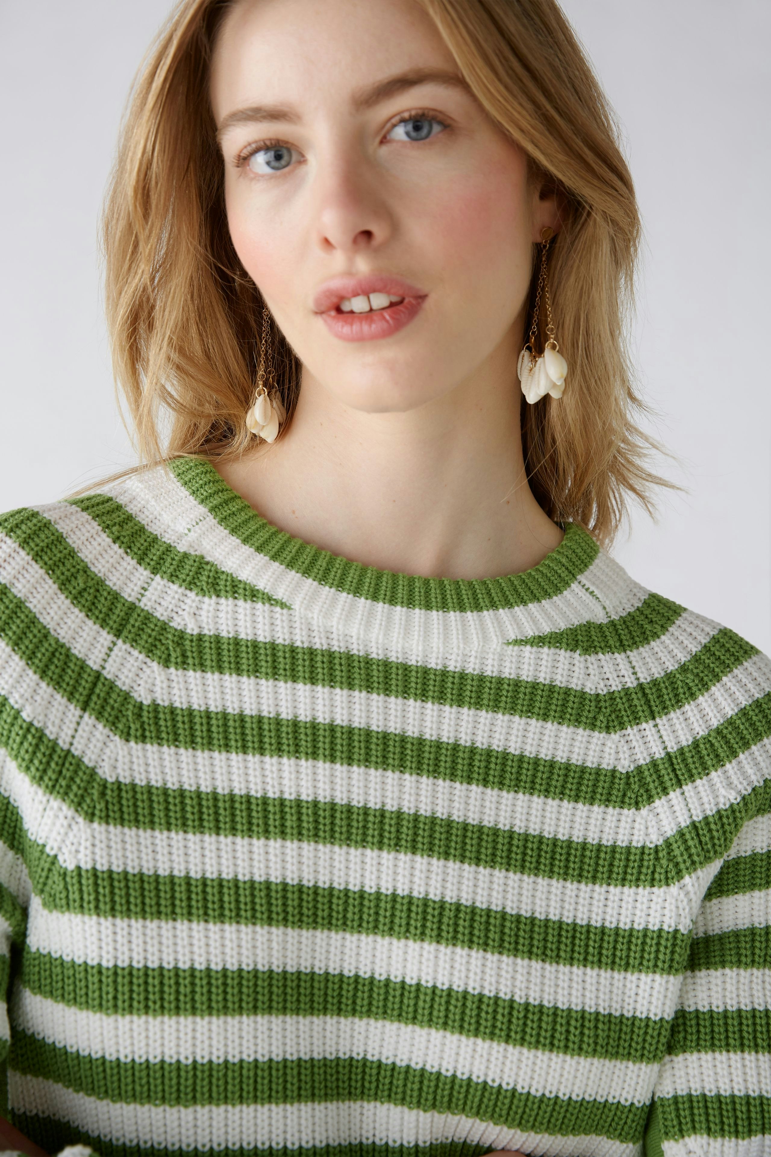 Bild 4 von RUBI  pullover - green white in green white | Oui