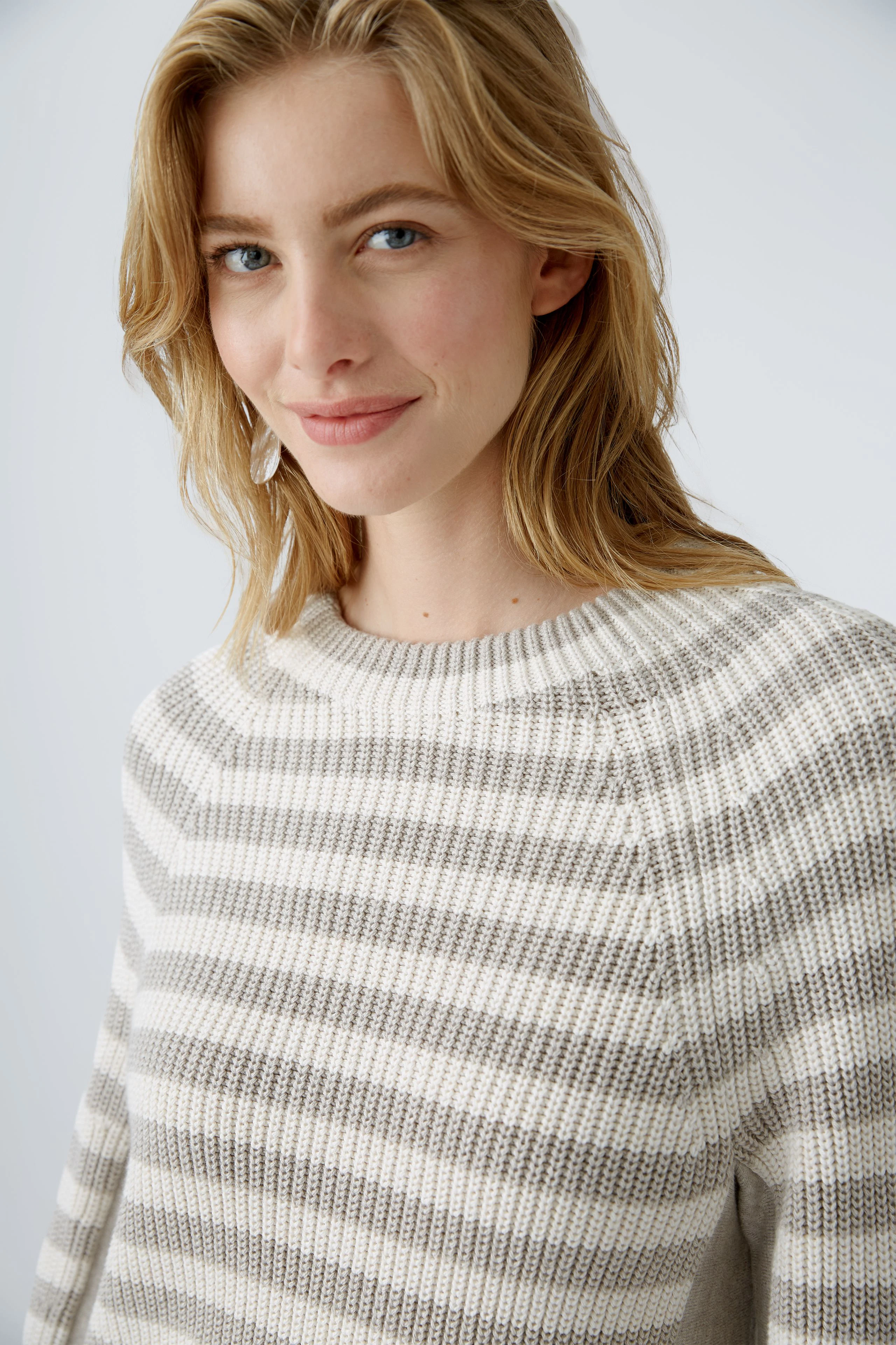 Image 5 of RUBI  Pullover - lightbrown white in lightbrown white | Oui