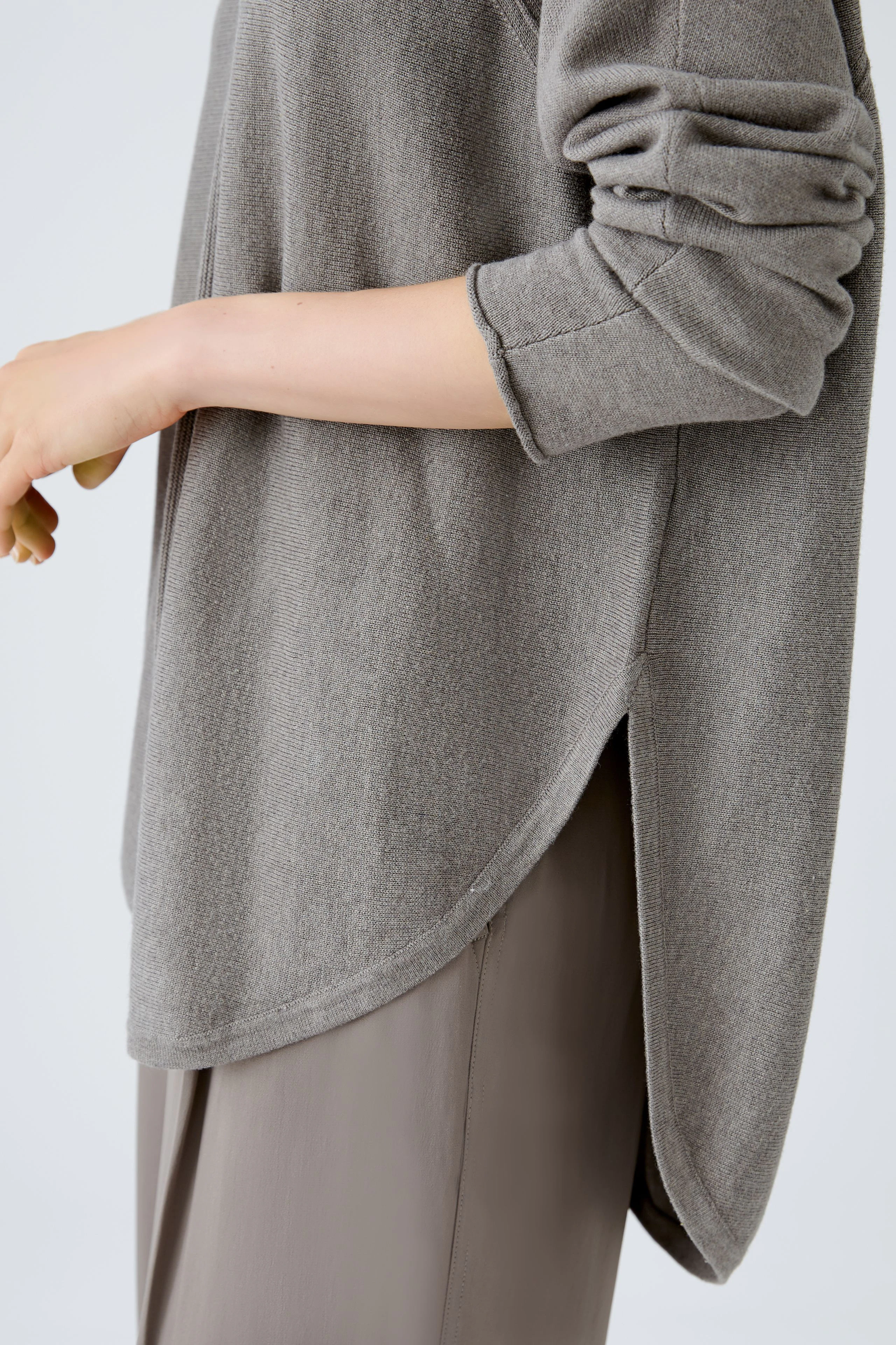 Image 5 of pullover - smoky taupe in smoky taupe | Oui