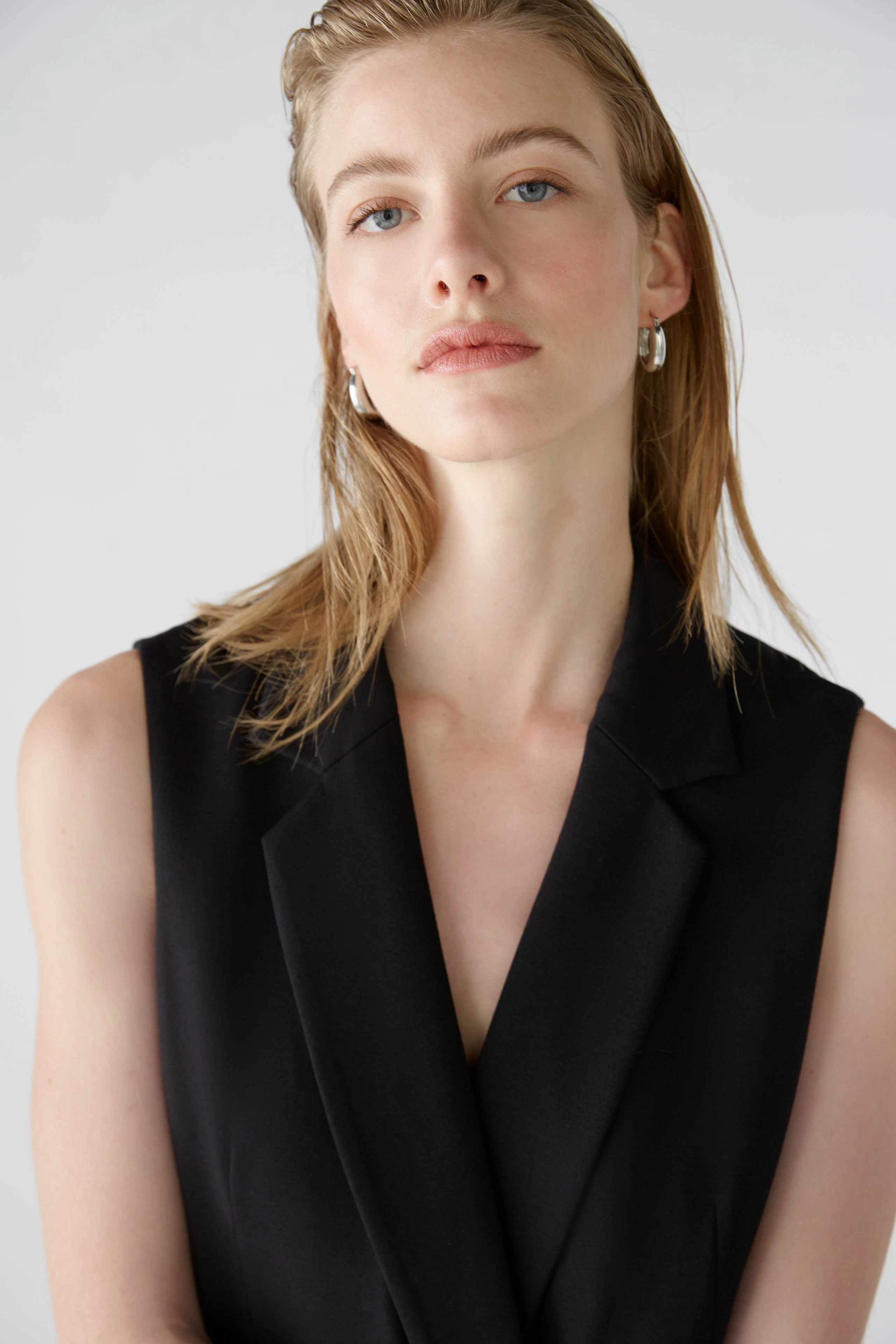 Image 5 of Waistcoat - black in black | Oui