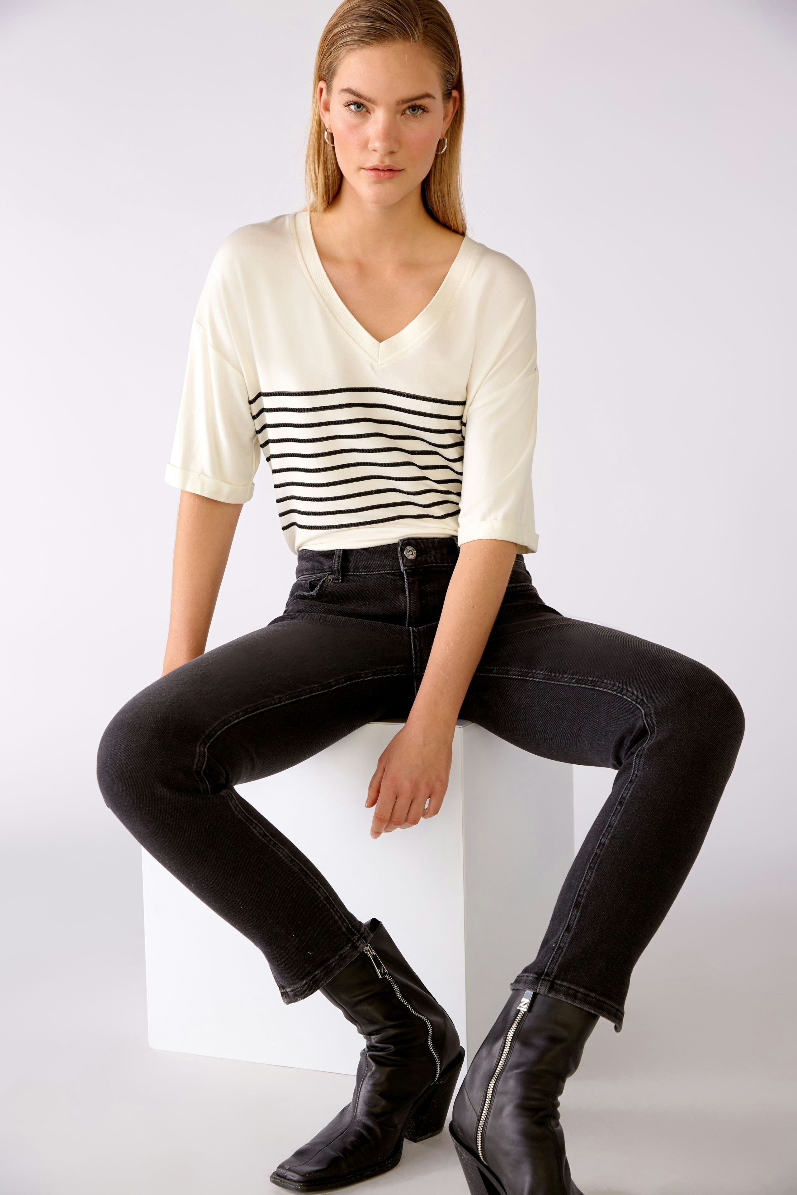 Bild 1 von Shortened length denim - darkgrey denim in darkgrey denim | Oui