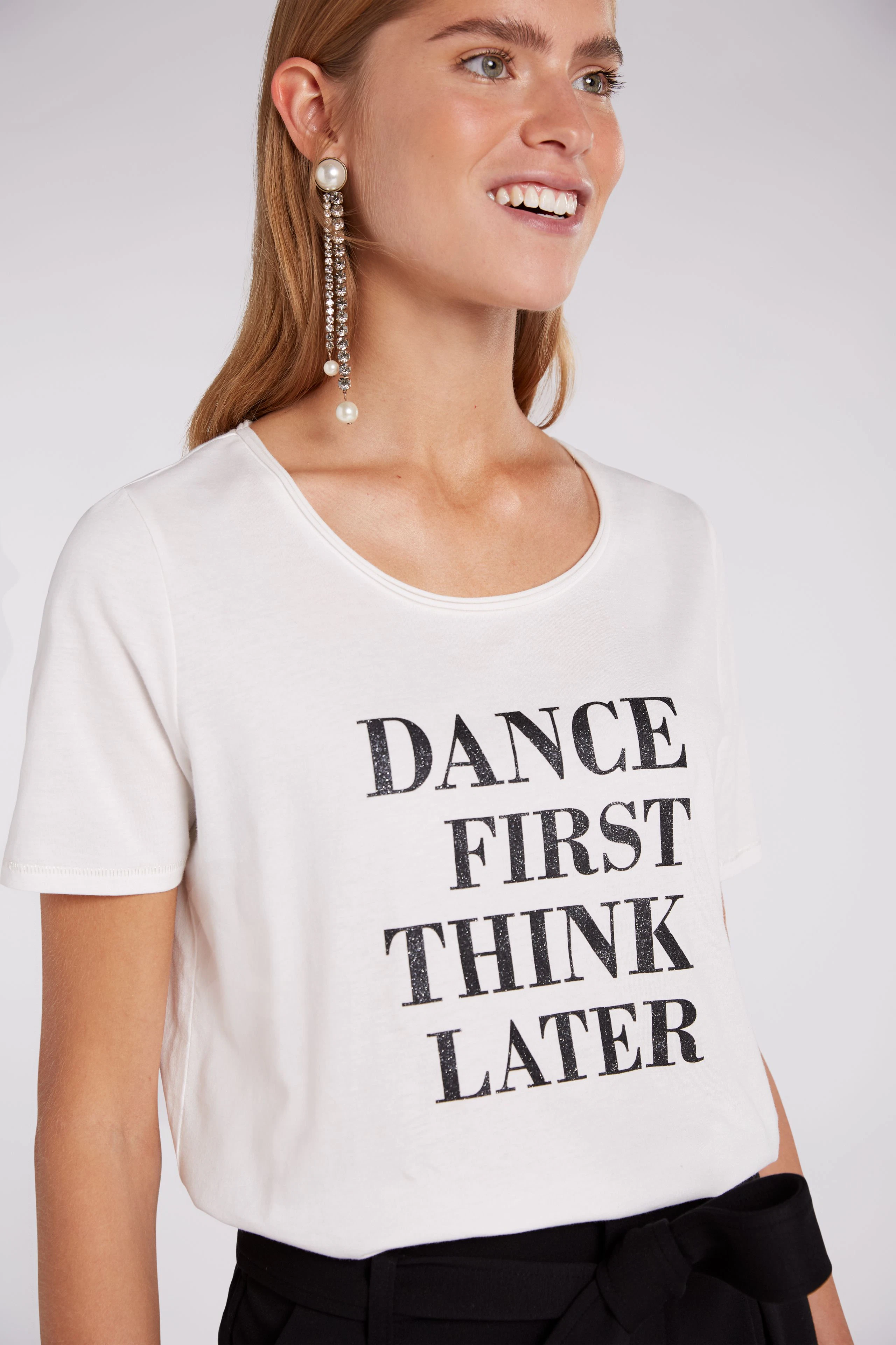 Image 5 of T-shirt - cloud dancer in cloud dancer | Oui