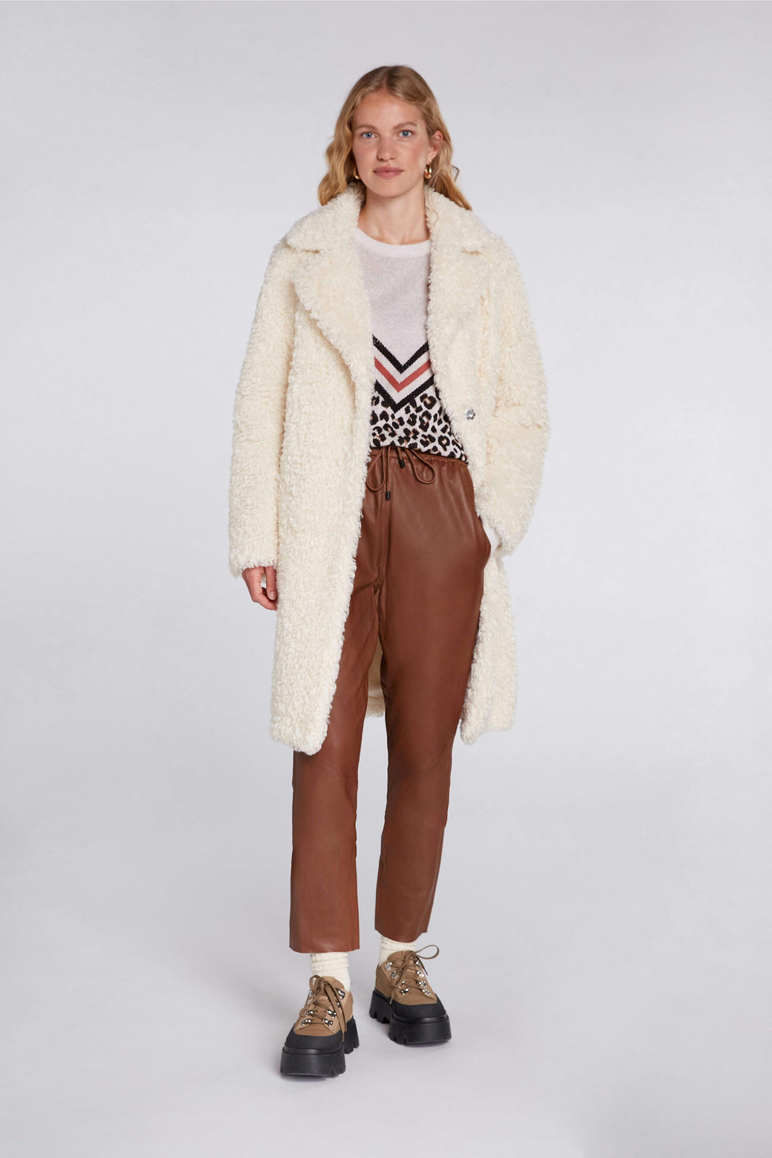 Bild 2 von Pullover - dark camel red in dark camel red | Oui