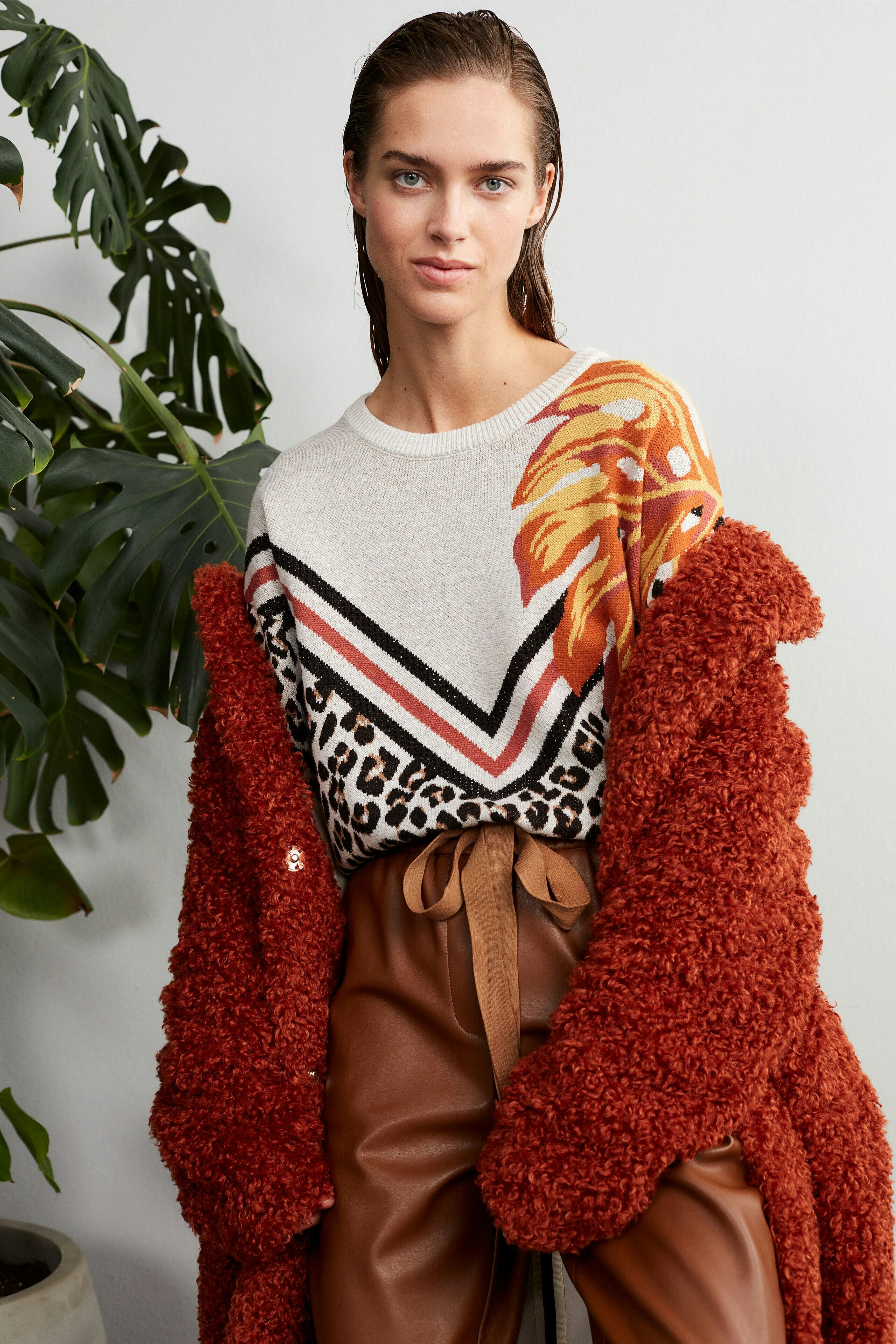 Bild 1 von Pullover - dark camel red in dark camel red | Oui