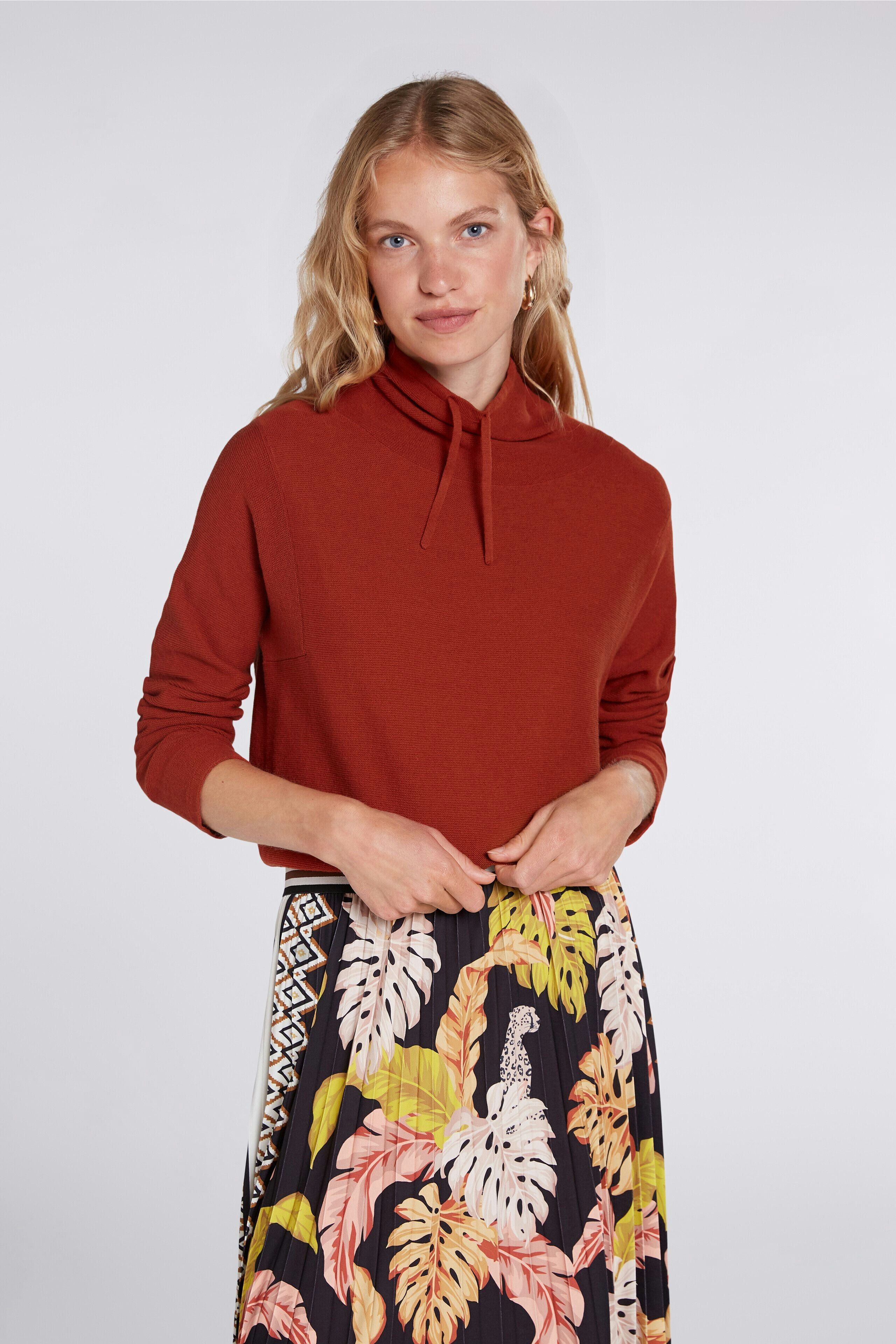 Bild 3 von KEIKO pullover - dark orange in dark orange | Oui