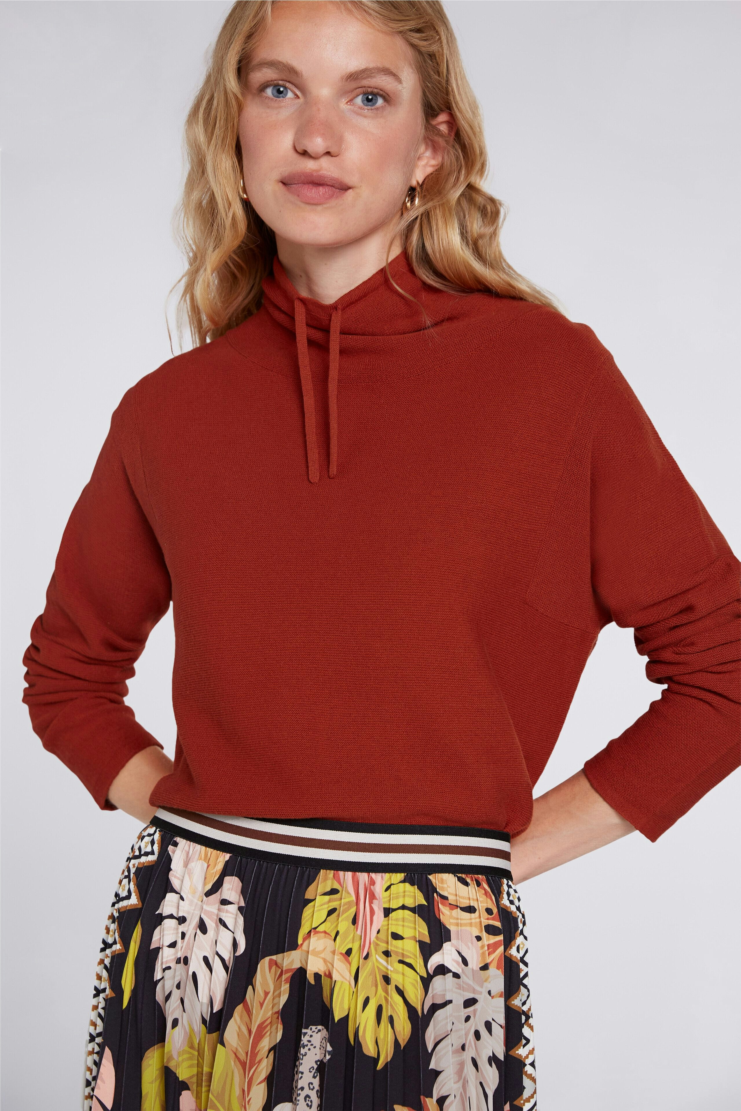 Bild 5 von KEIKO pullover - dark orange in dark orange | Oui