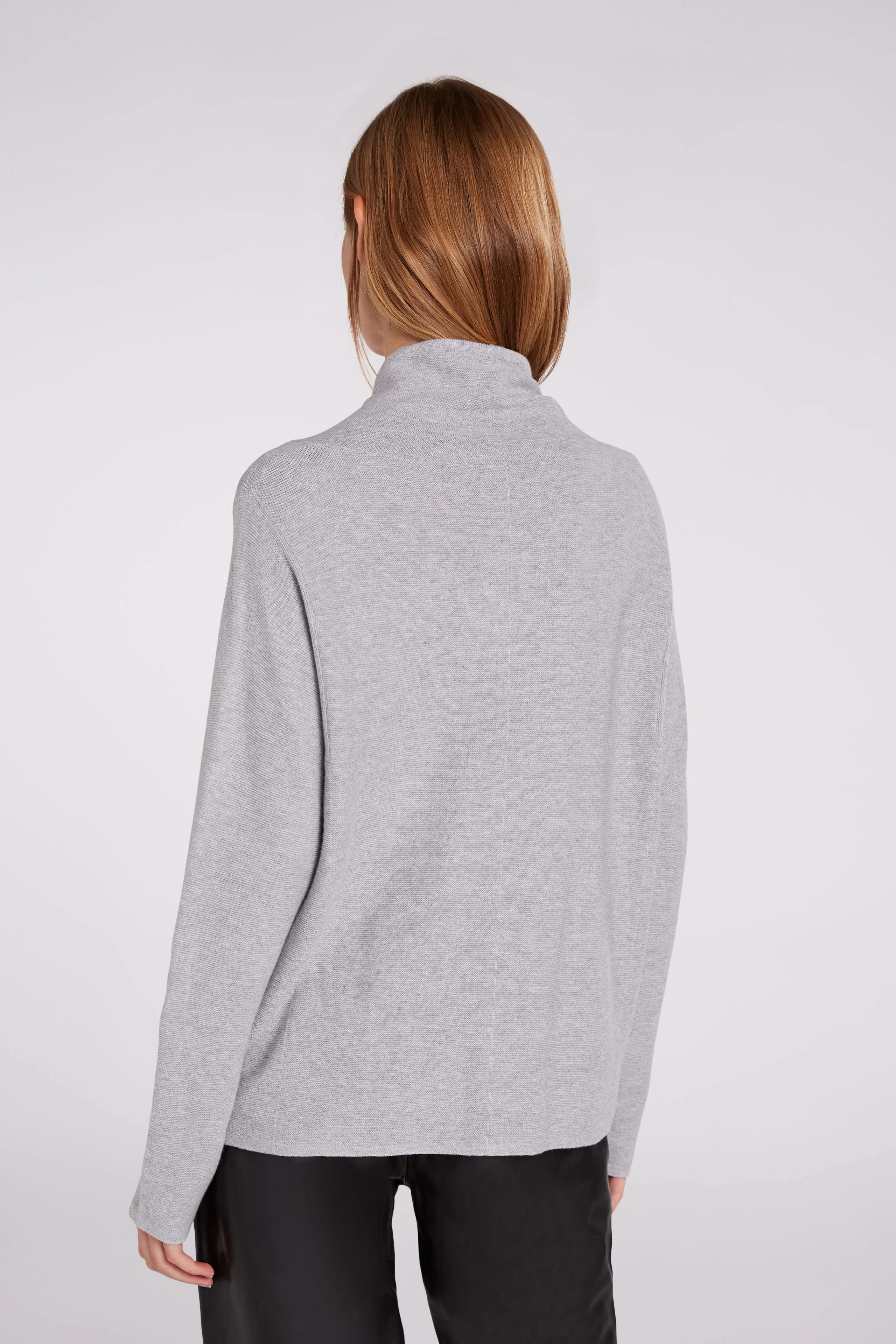 Image 4 of KEIKO pullover - light grey in light grey | Oui