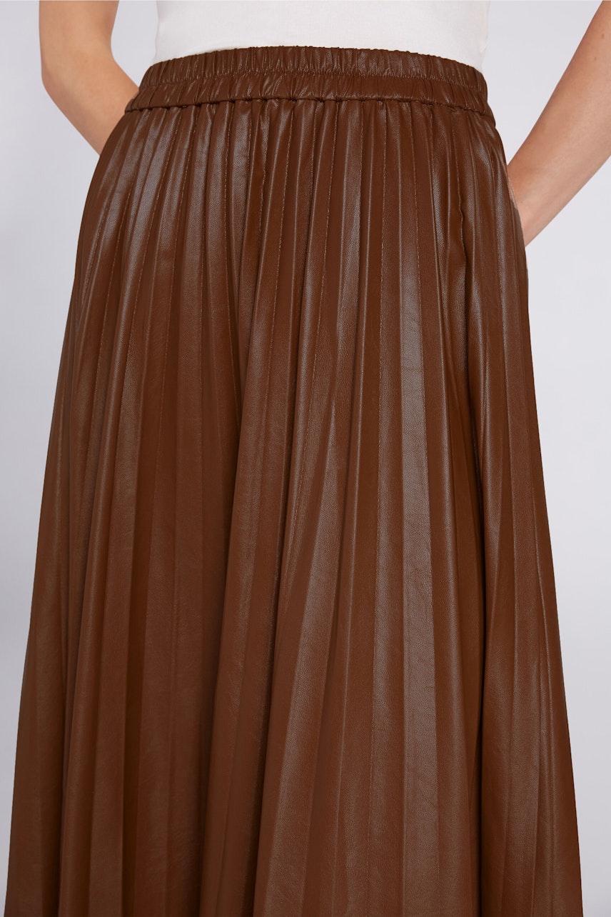 Bild 5 von Pleated skirt - light brown in light brown | Oui