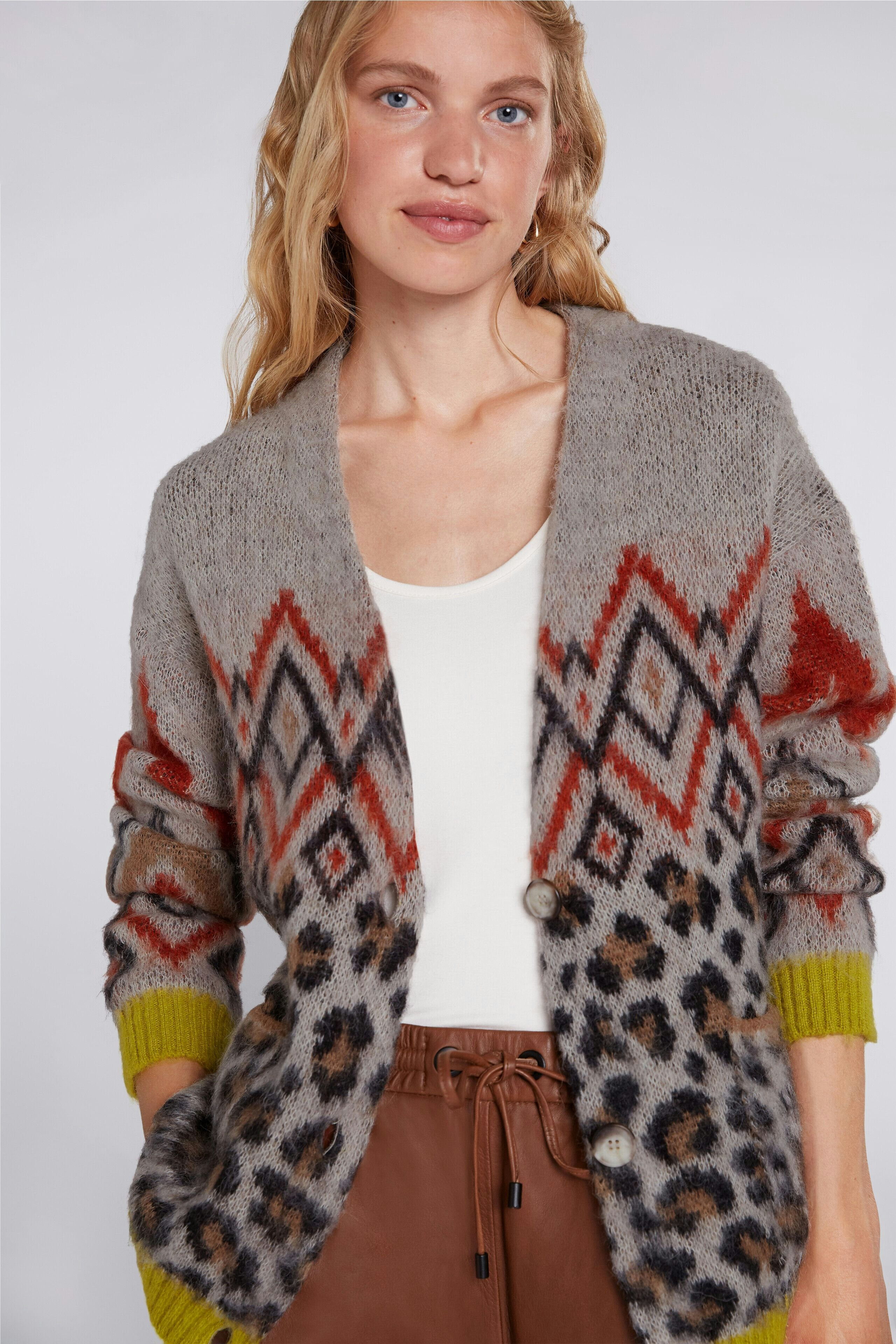 Bild 4 von Cardigan - light stone camel in light stone camel | Oui