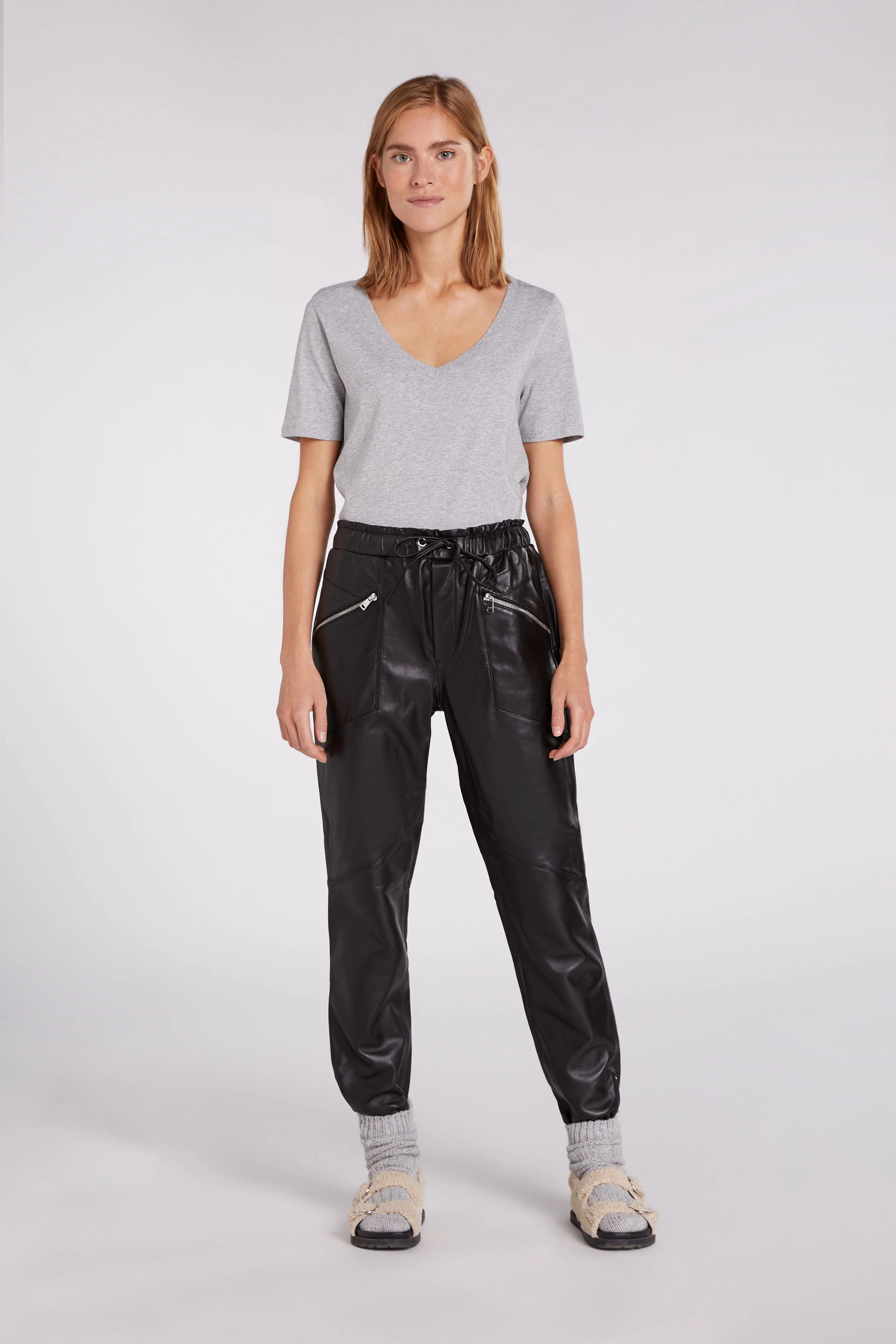 Image 2 of CARLI Essential Shirt - light grey in light grey | Oui