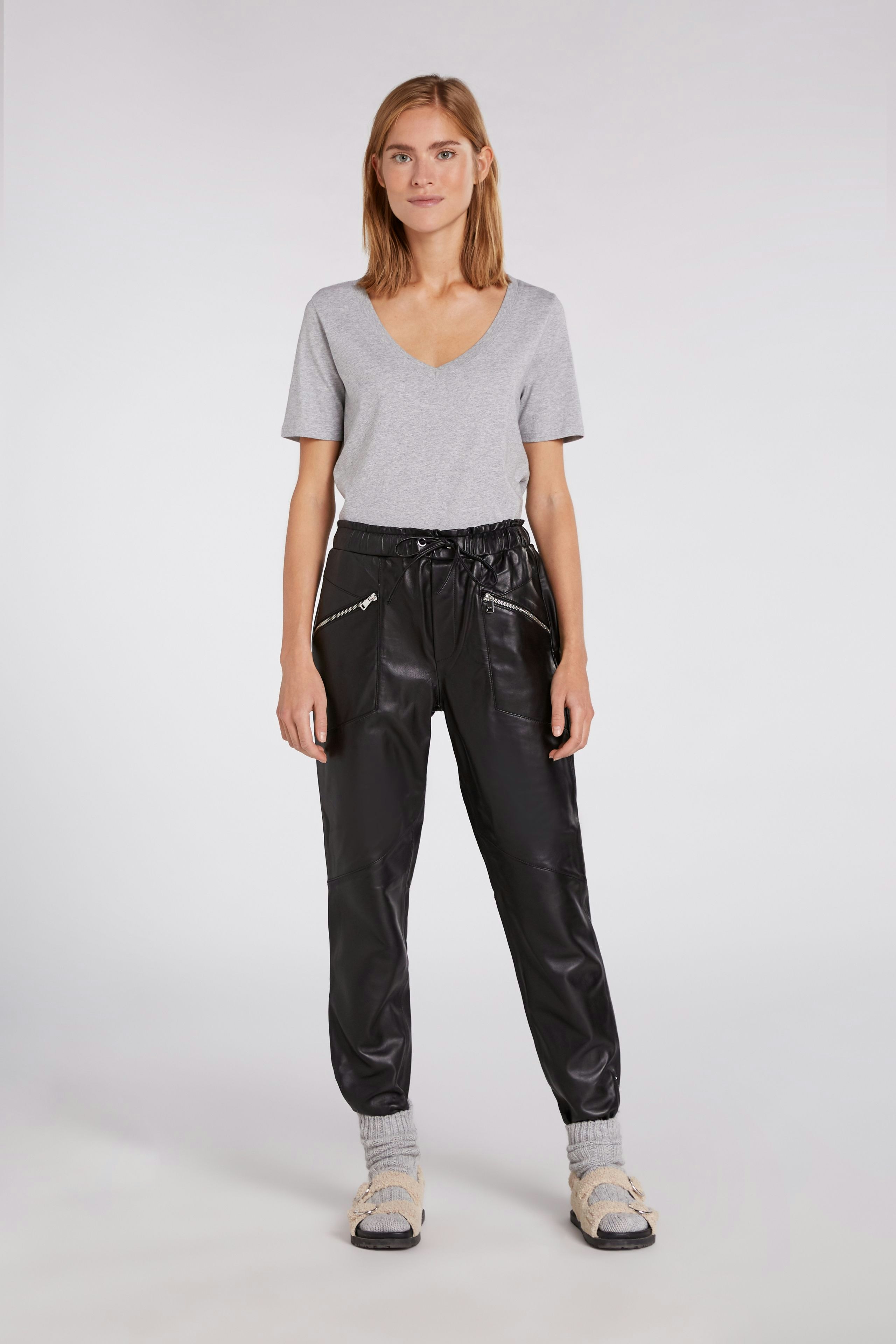 Bild 2 von CARLI Essential shirt - light grey in light grey | Oui