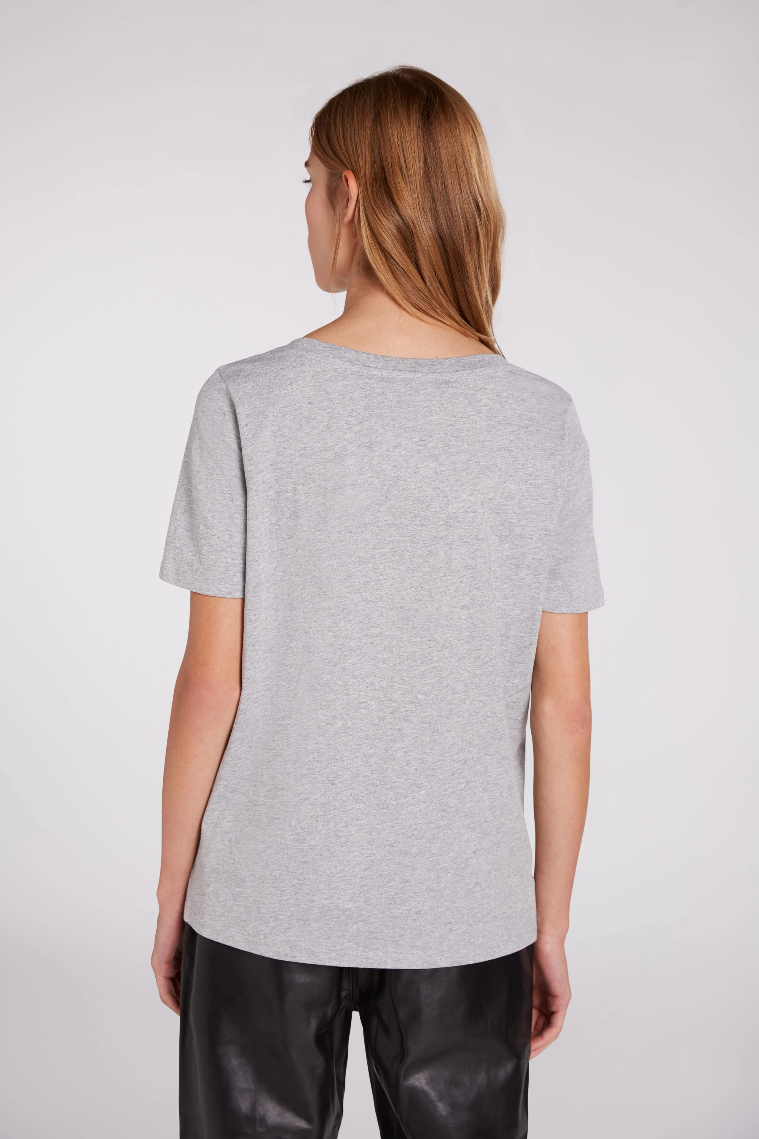 Image 4 of CARLI Essential Shirt - light grey in light grey | Oui