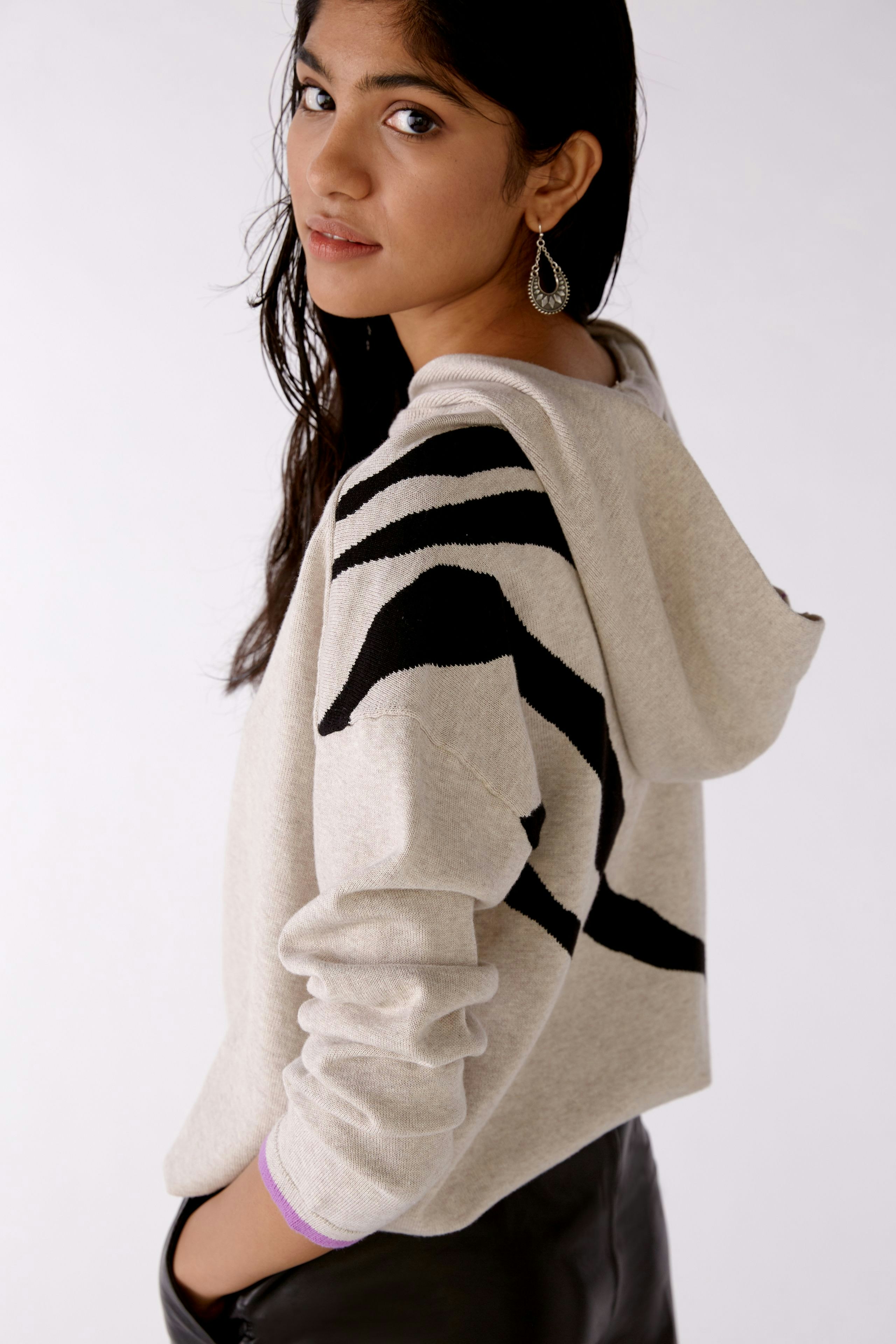 Bild 6 von Strickhoodie - light stone violet in light stone violet | Oui