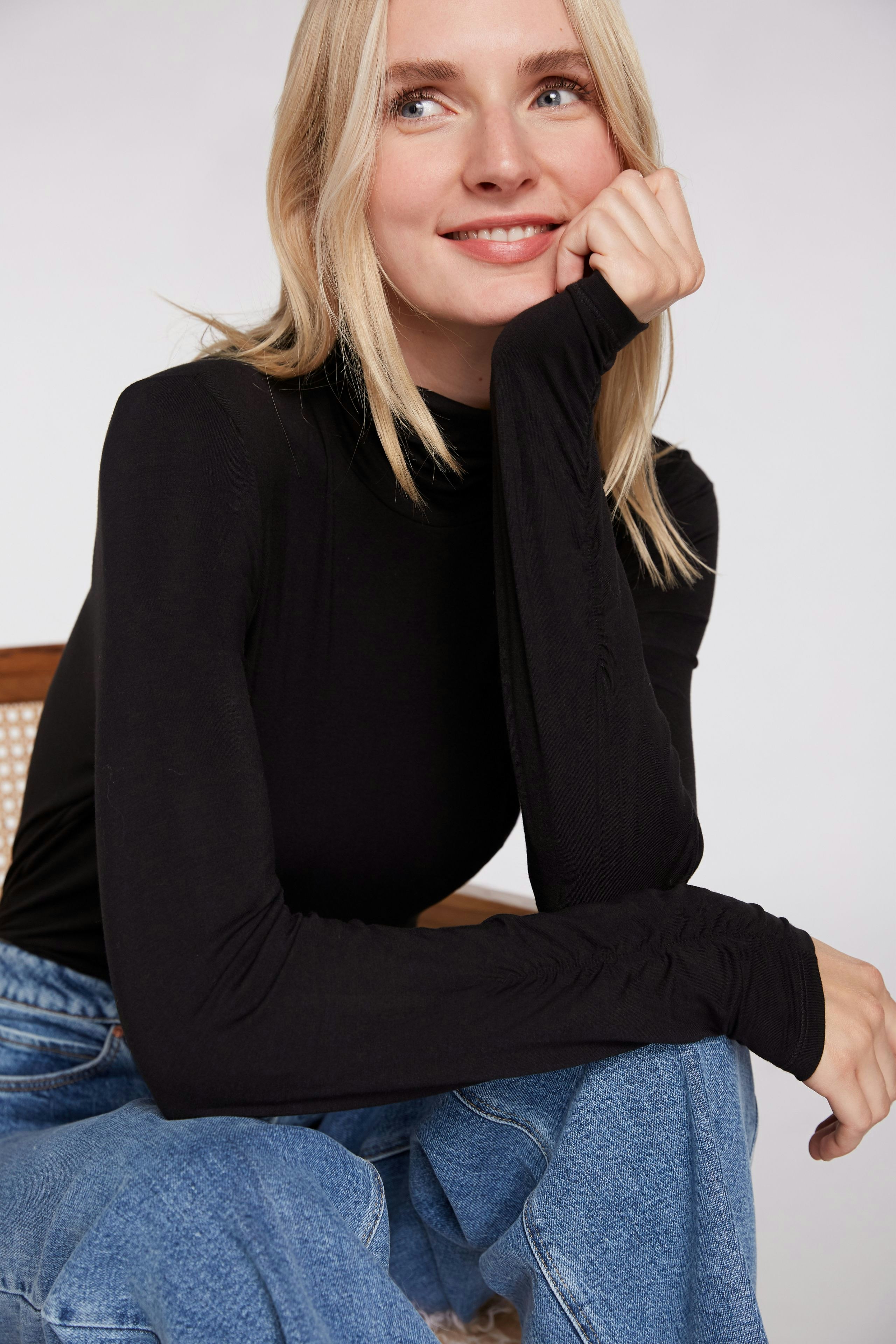 Bild 6 von Langarmshirt - black in black | Oui