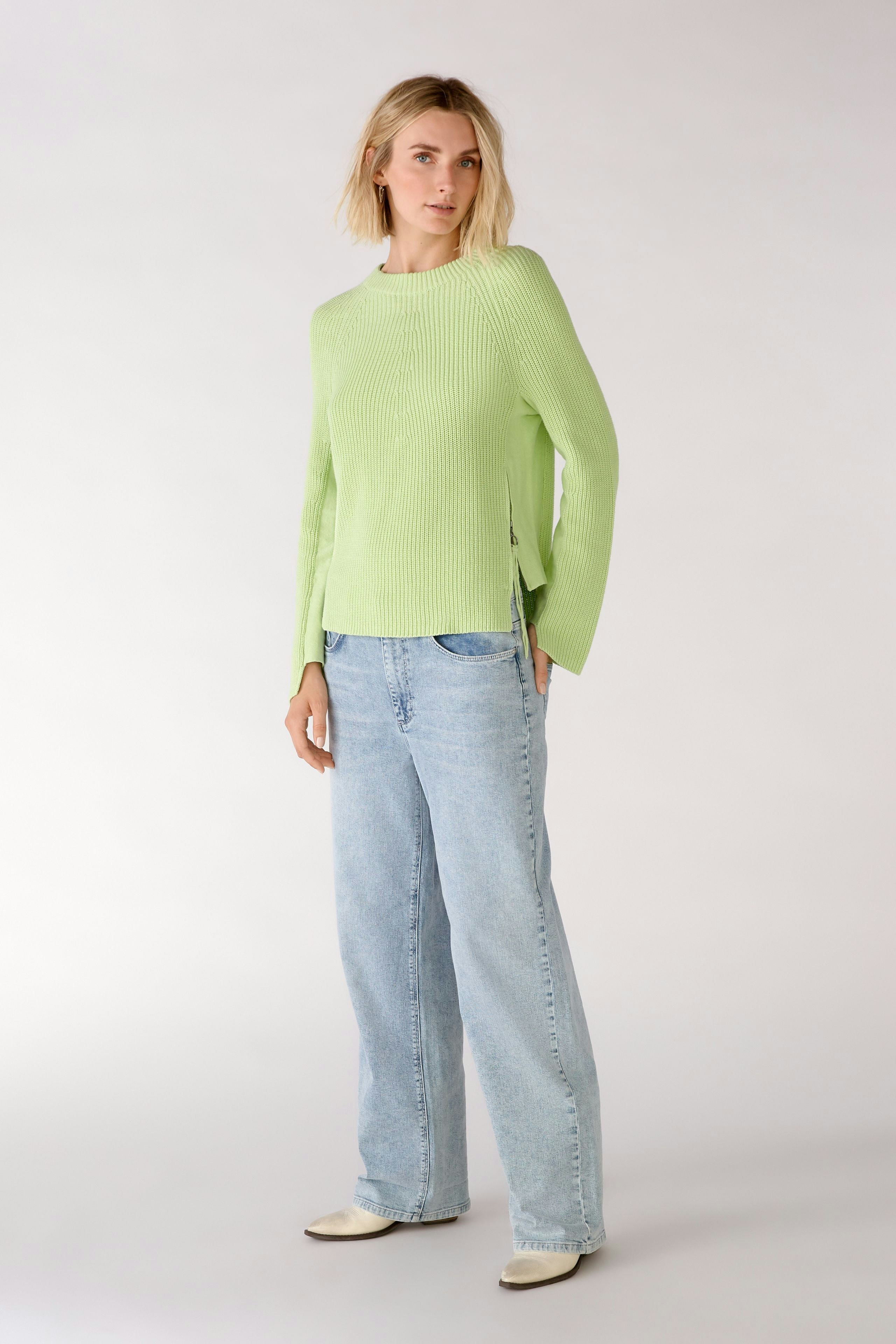 Bild 2 von RUBI Sweater - light green in light green | Oui