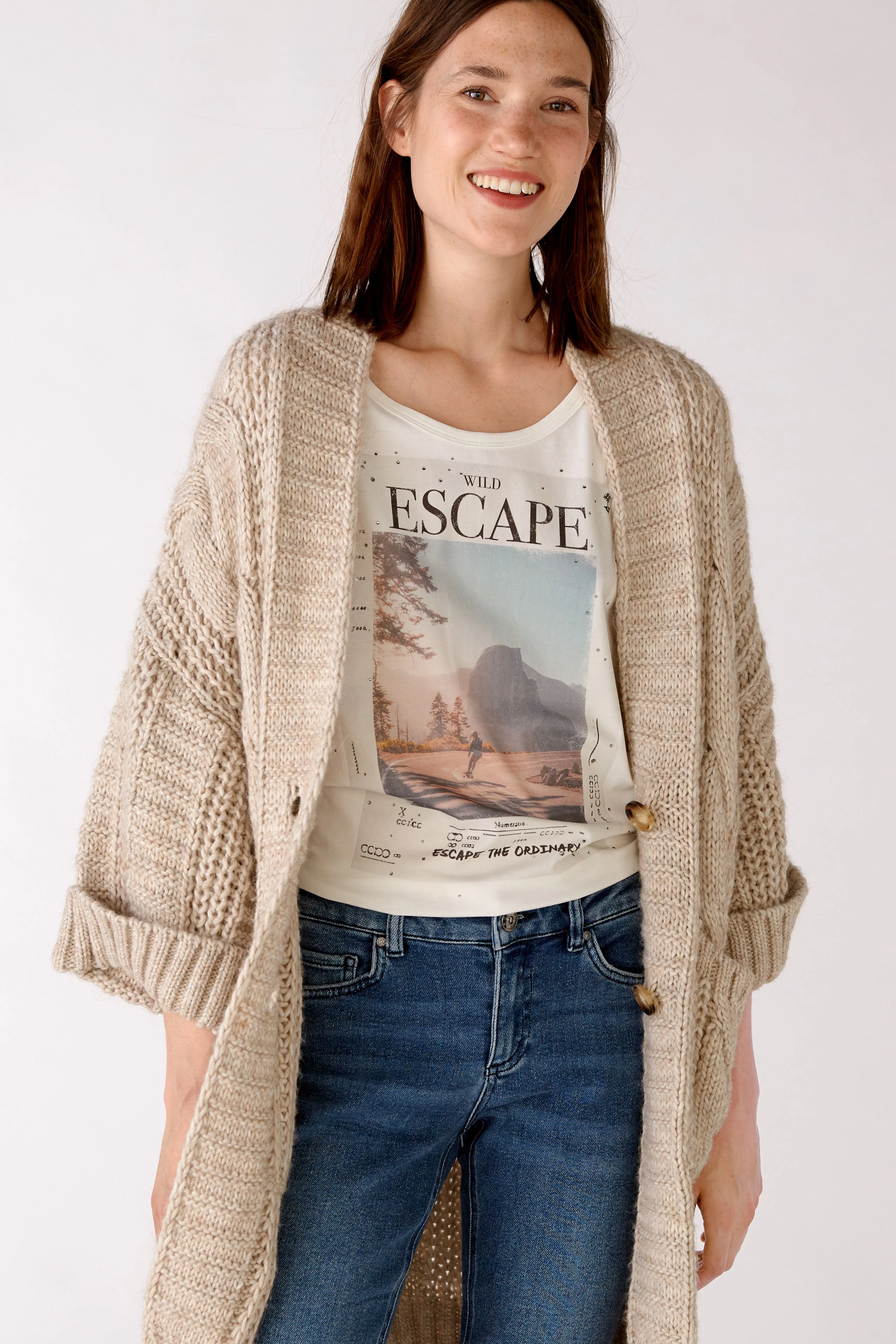 Image 7 of T-shirt - cloud dancer in cloud dancer | Oui