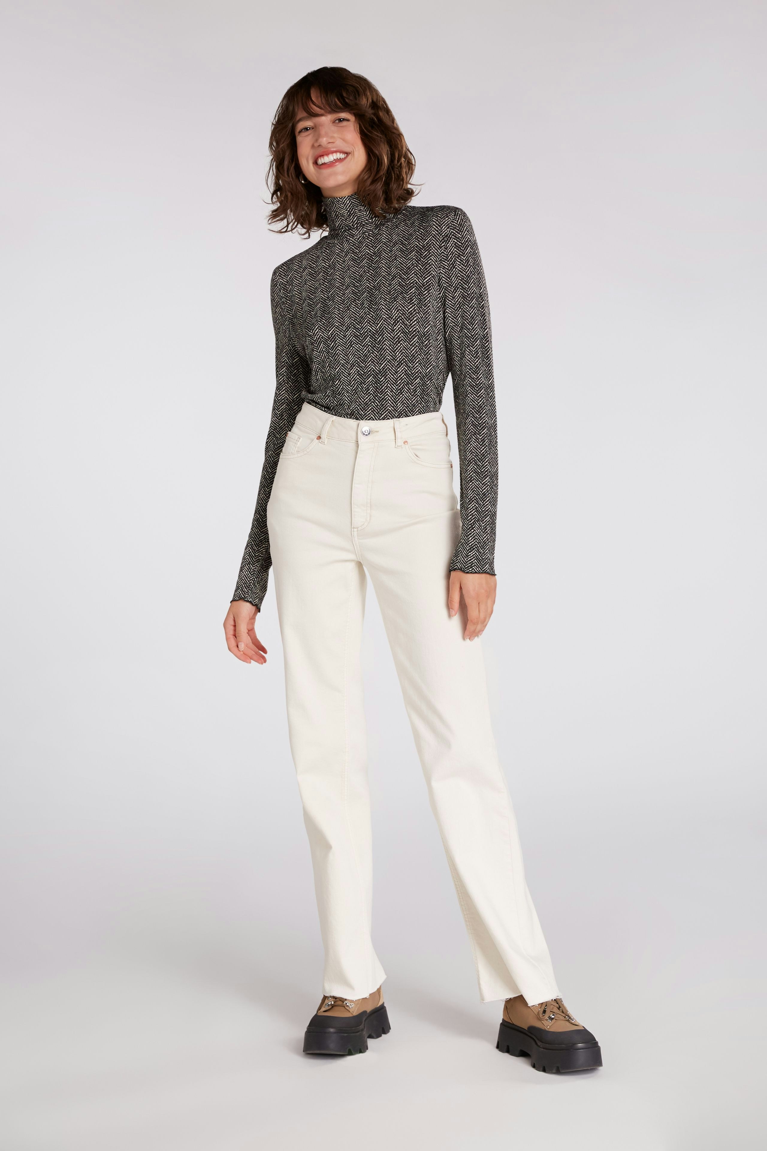 Bild 2 von Long-sleeved shirt - offwhite black in offwhite black | Oui