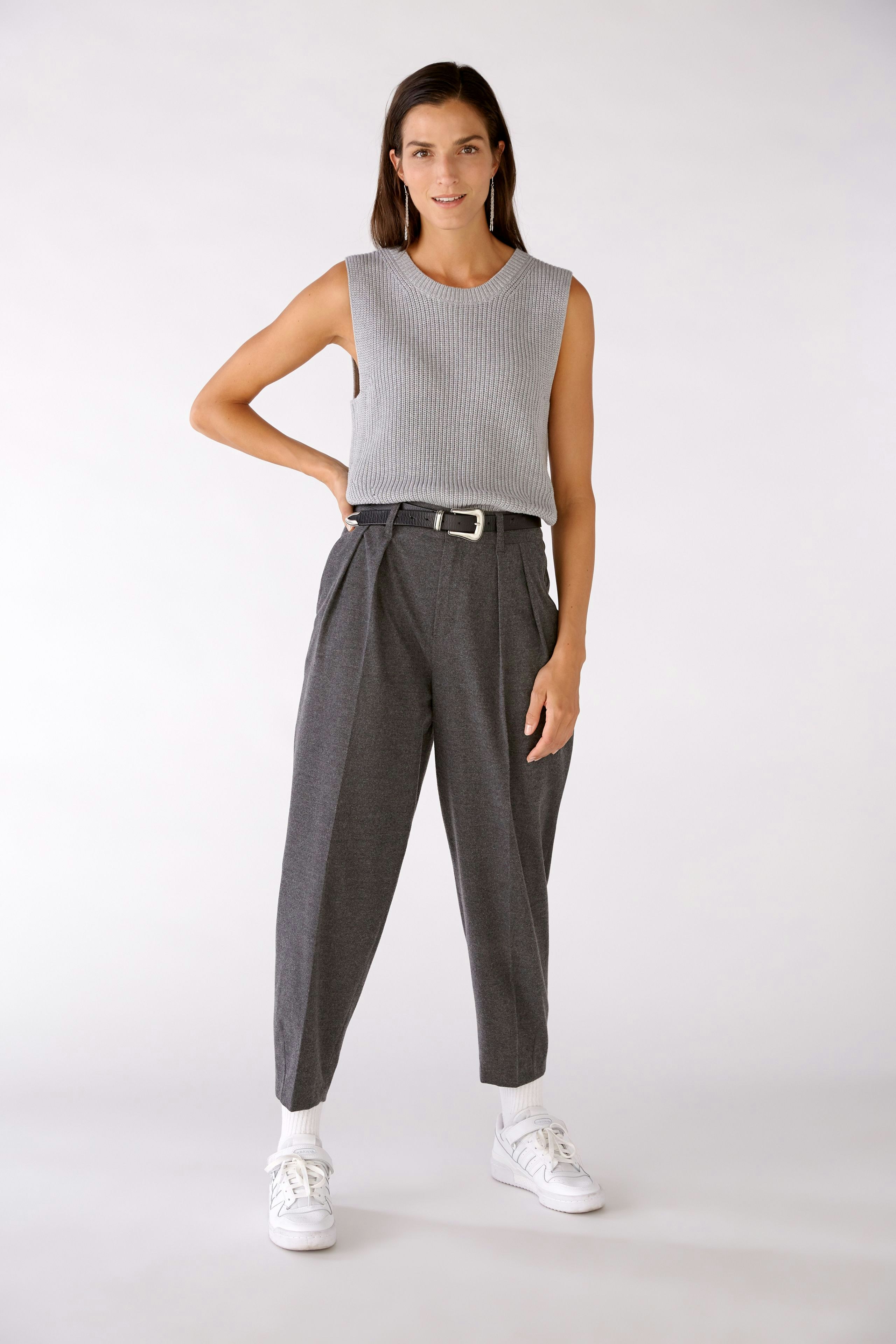 Bild 2 von Knitted slipover - light grey in light grey | Oui