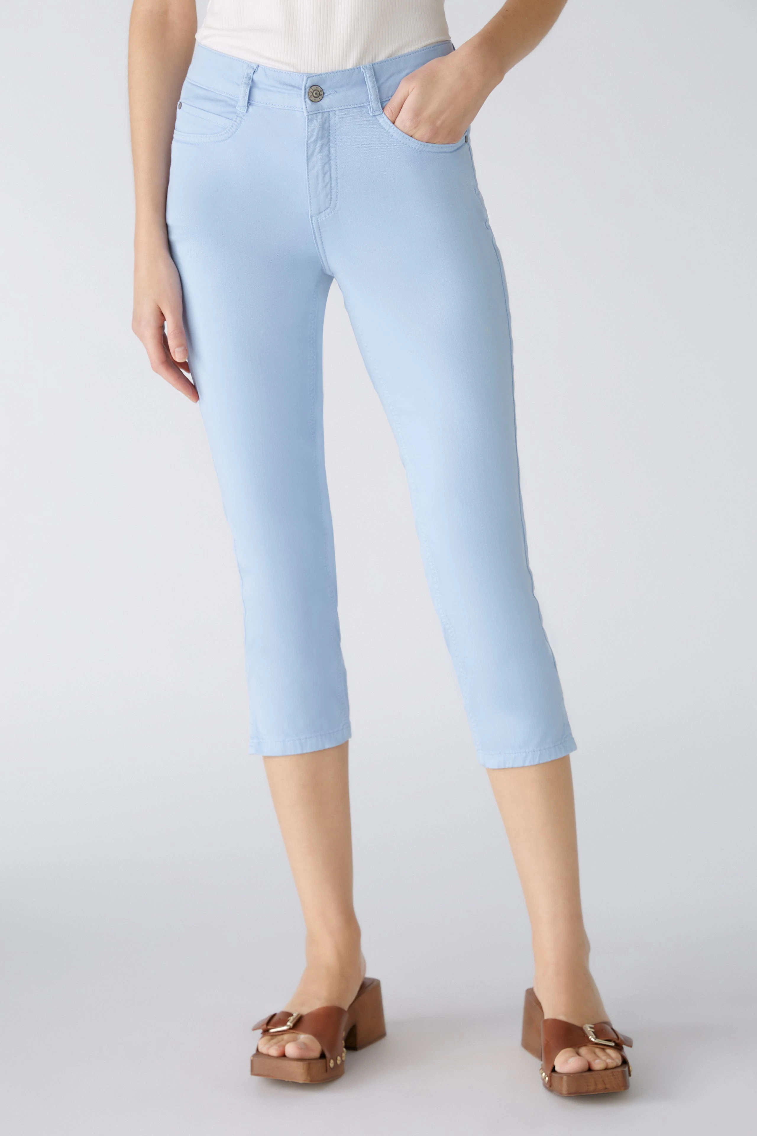 Image 2 of Capri pants - light blue in light blue | Oui