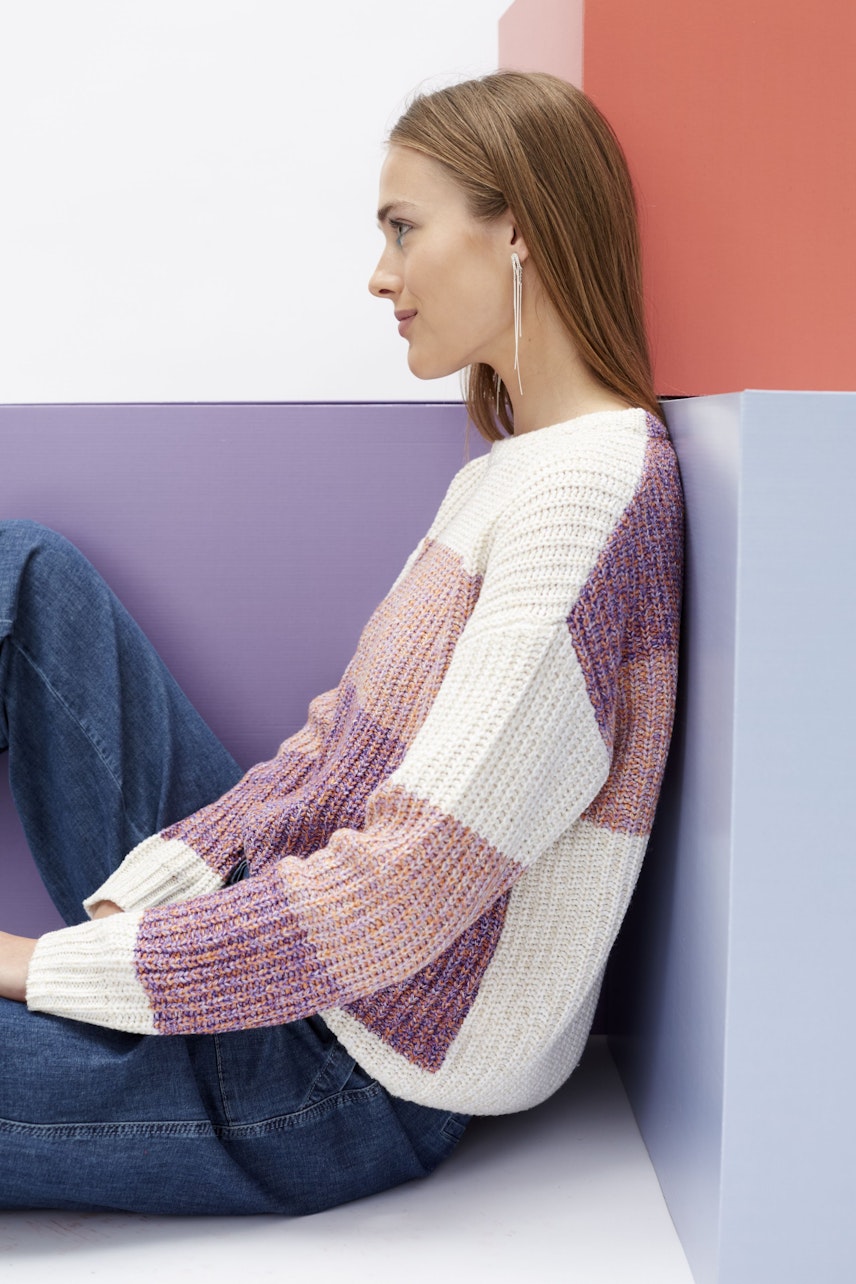 Bild 6 von Knitted pullover - lilac white in lilac white | Oui