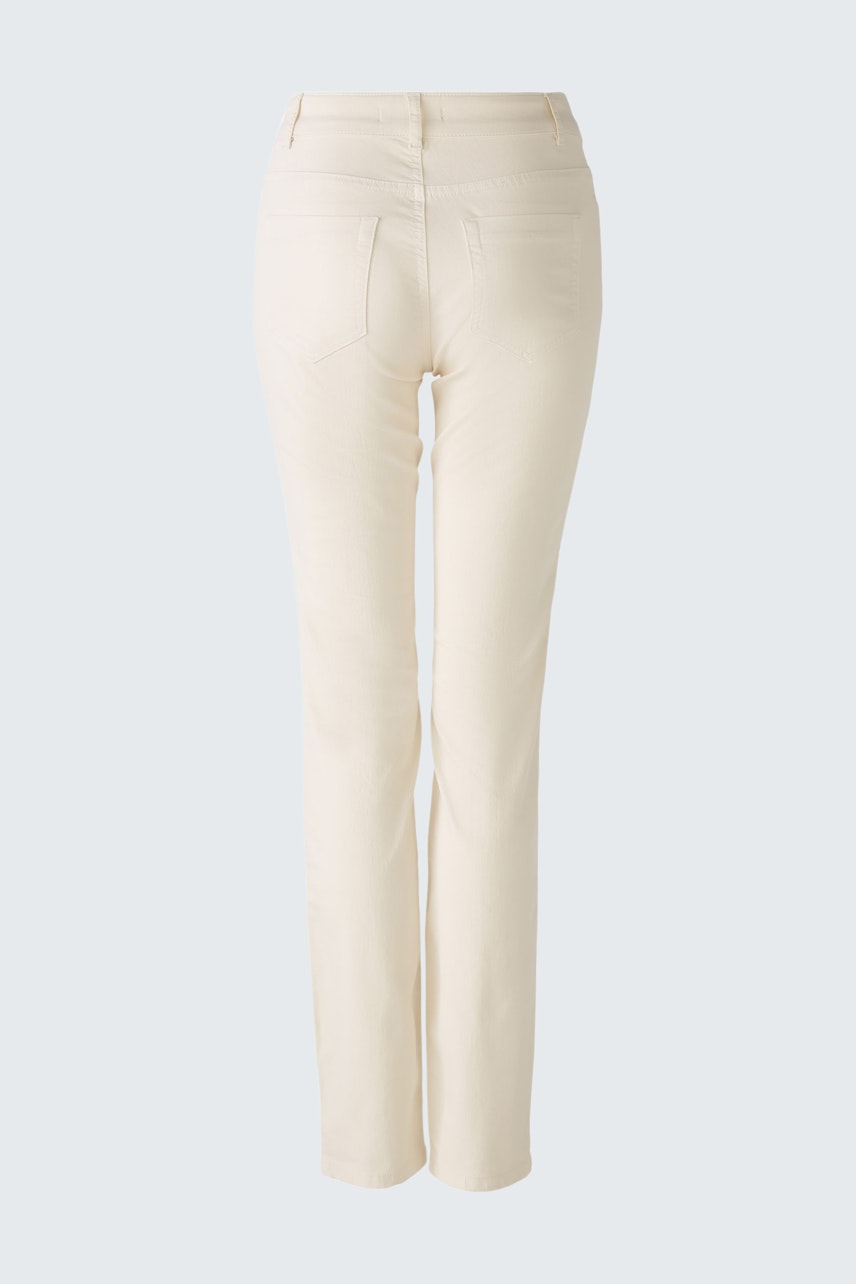 Elegant women's trousers: Cream-colored, tailored fit with a straight leg for a sophisticated look.