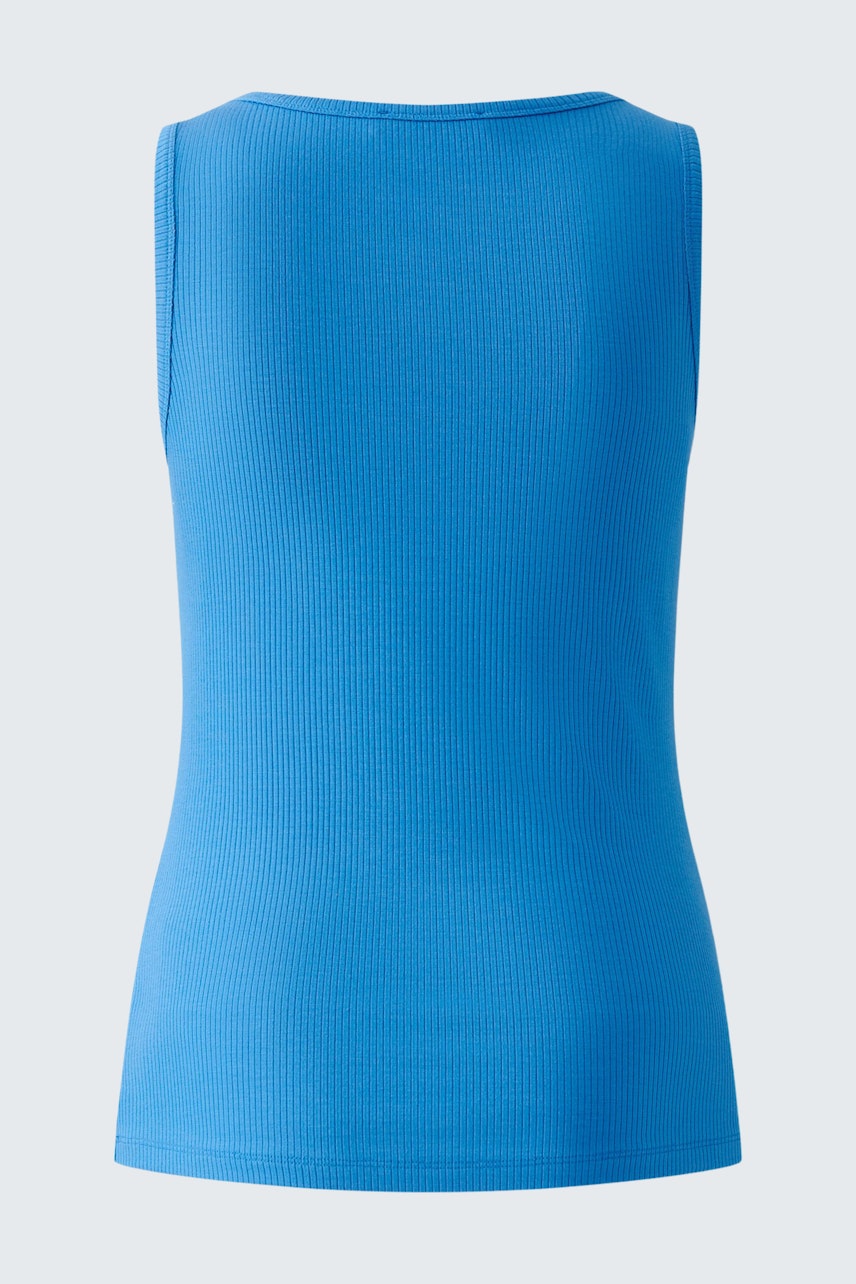 Elegantes Damen-Top in leuchtendem Blau, ideal für einen frischen, modernen Look.