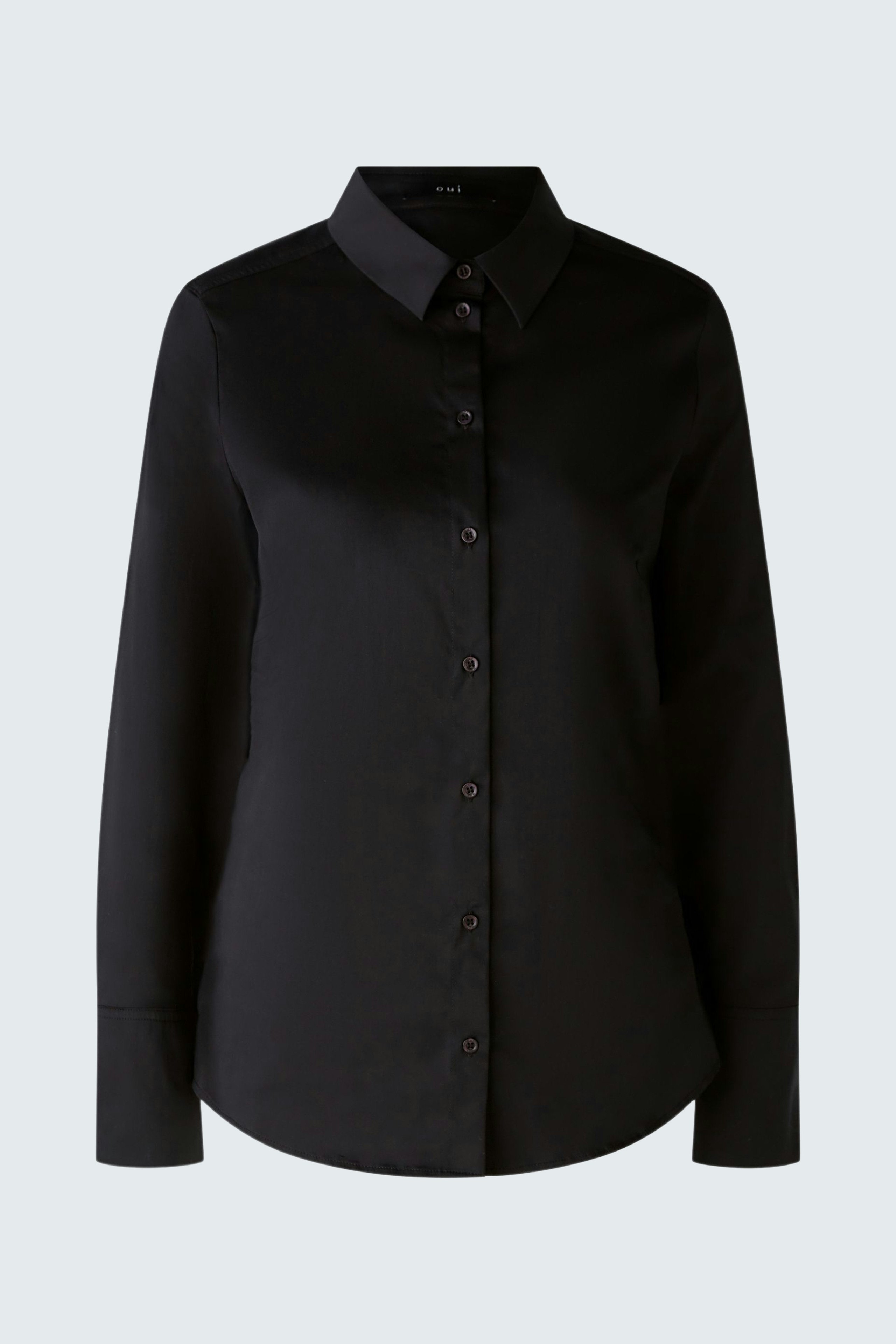 Schlichte Damen-Bluse in Schwarz mit klassischem Kragen und Knopfleiste.