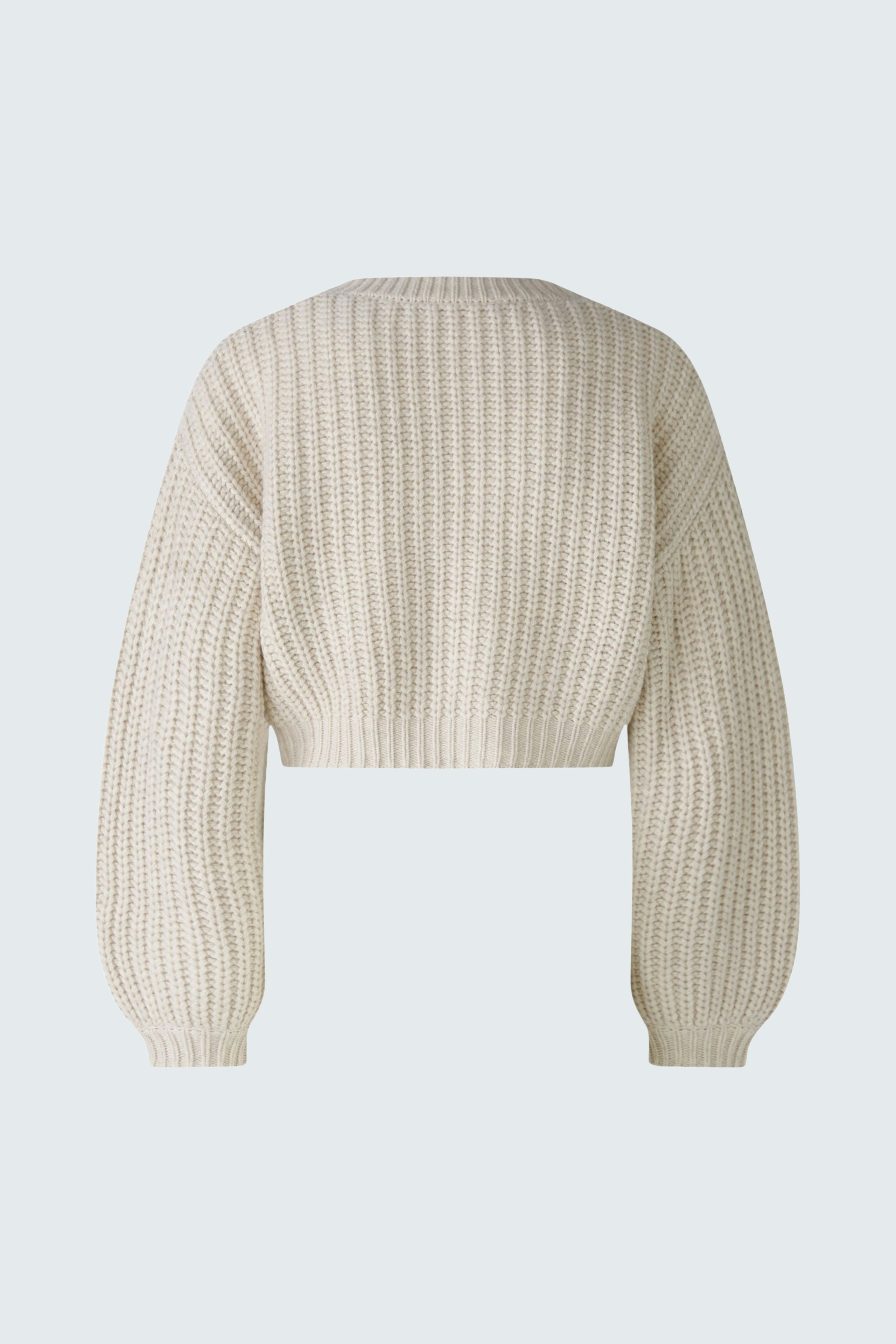 Helle Damen-Strickjacke mit lässigem Schnitt und voluminösen Ärmeln, ideal für entspannte Looks.