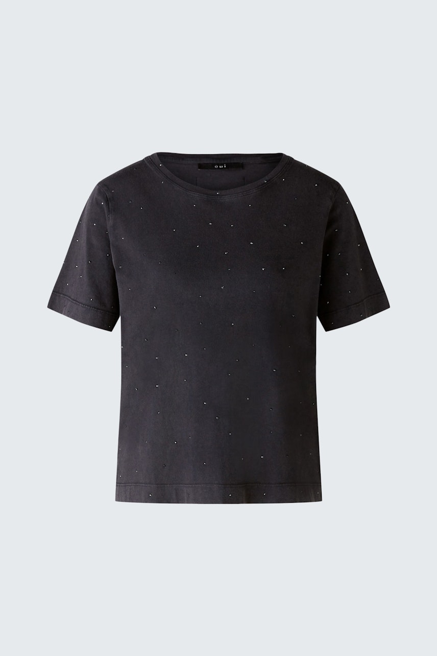 Stylish women's T-shirt: Black short-sleeve top with subtle embellishments, perfect for casual wear.