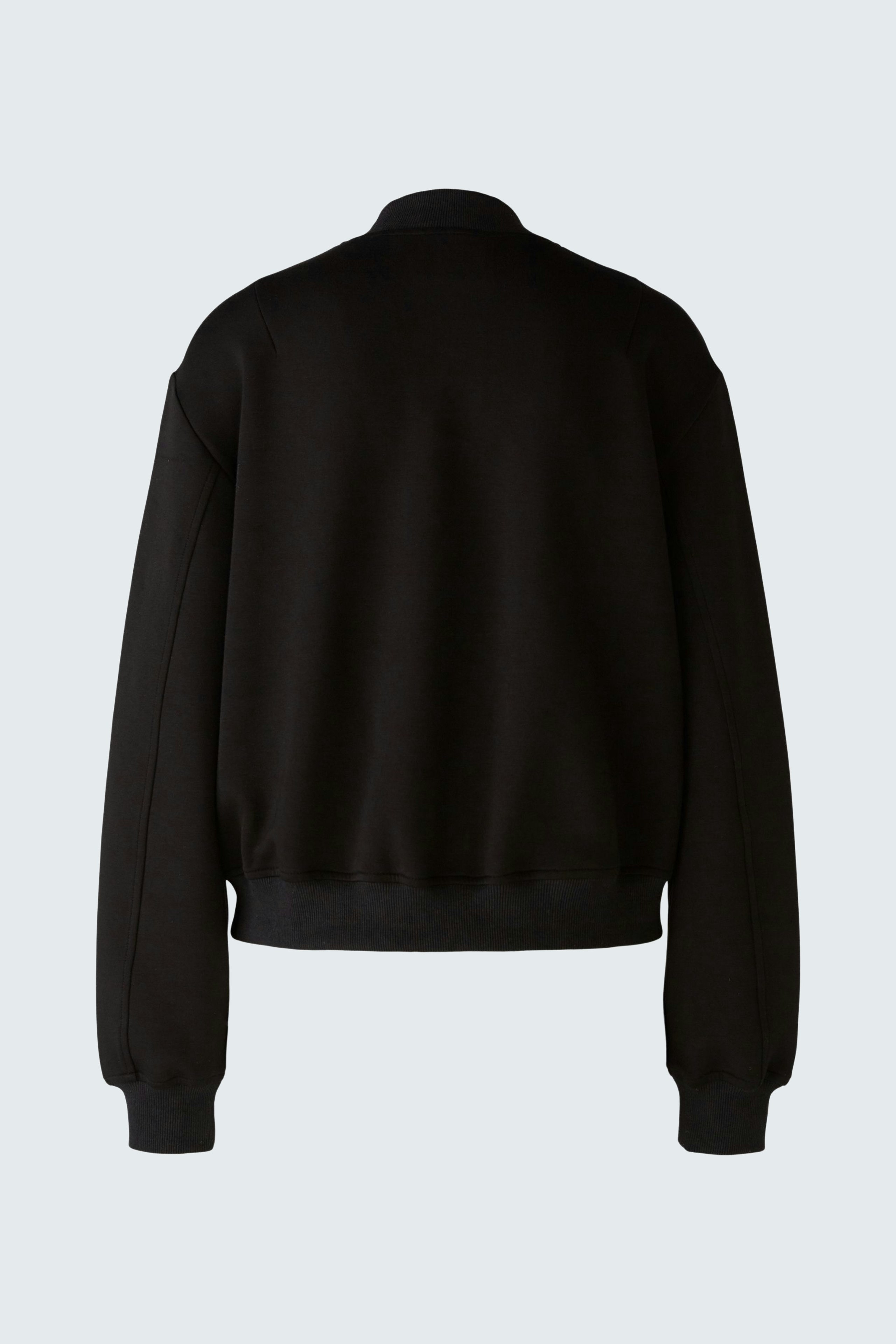 Stylish women's blouson: Black pullover with a relaxed fit, perfect for casual outings.