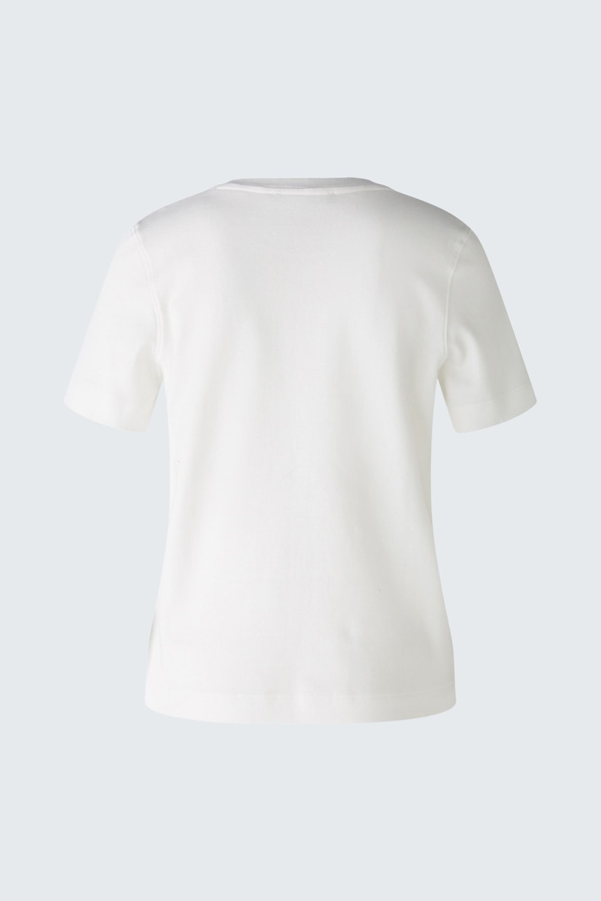 Classic women's T-shirt in white, featuring a simple design and comfortable fit.