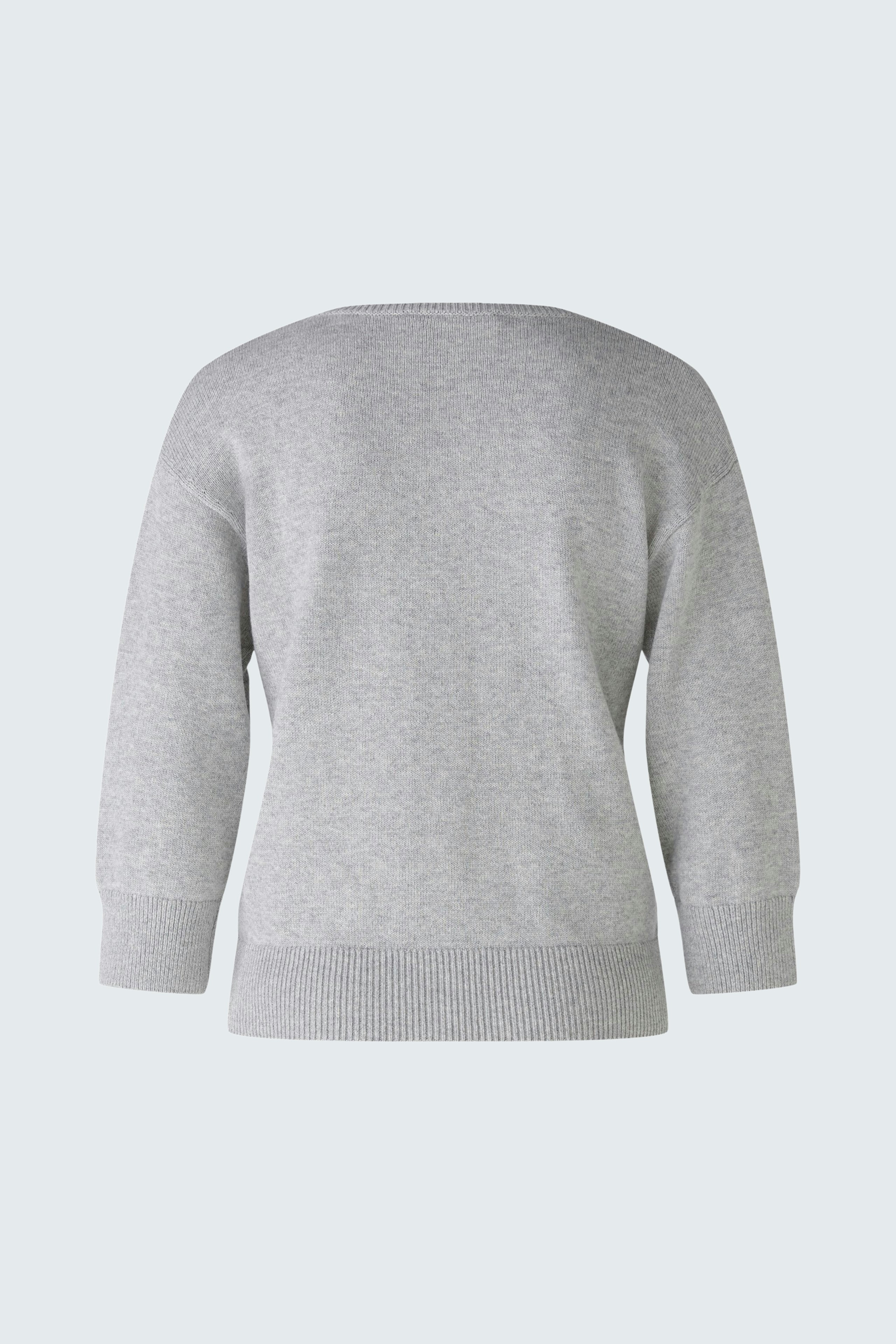 Casual women's pullover: Soft gray design with a relaxed fit, perfect for everyday wear.