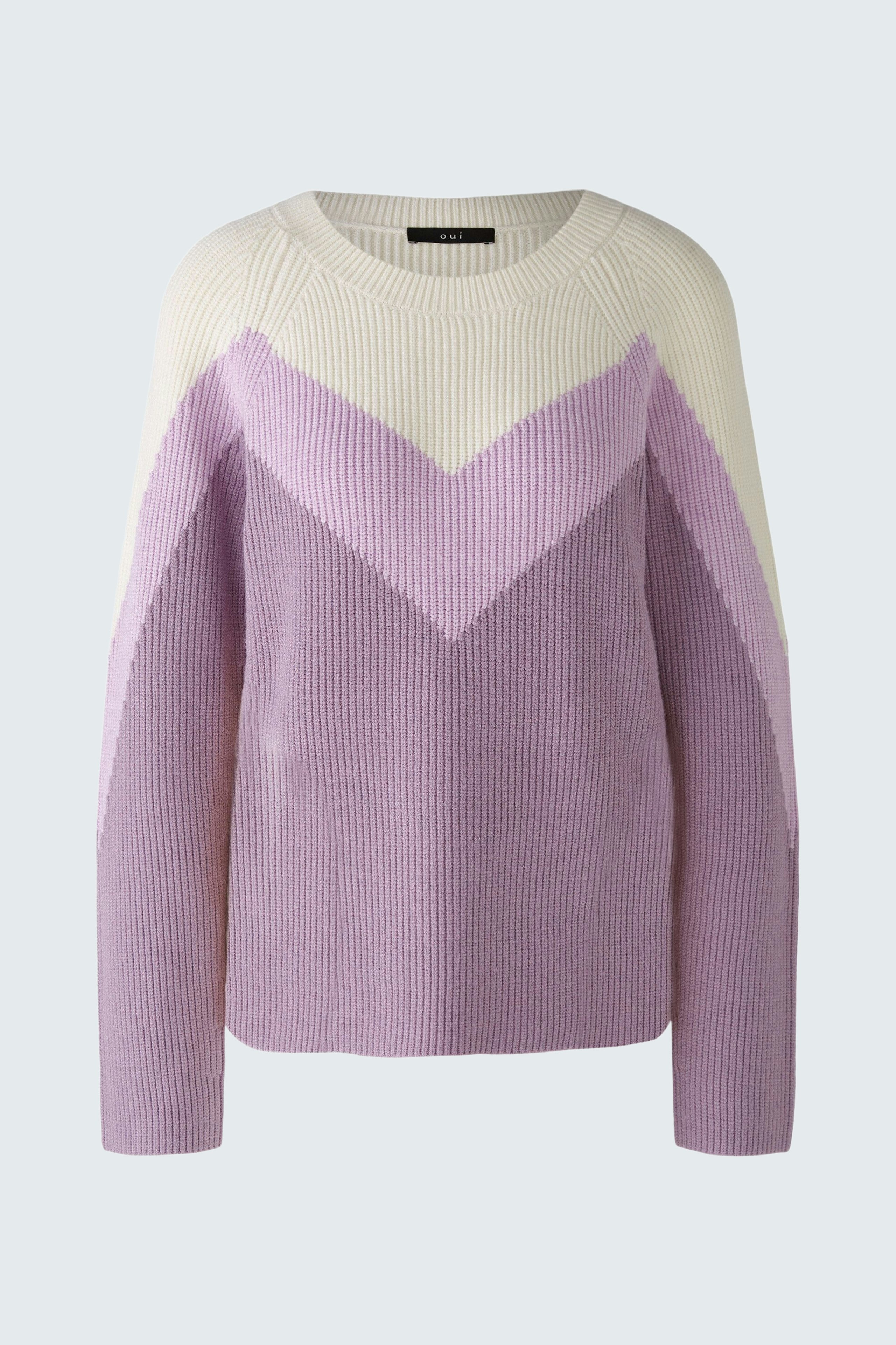 Stylish women's pullover in soft lavender with a modern chevron design.