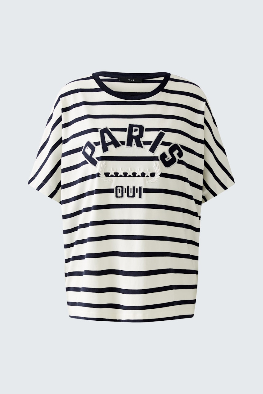 Stylish women's T-shirt: Striped design with 'PARIS' print, perfect for casual outfits.