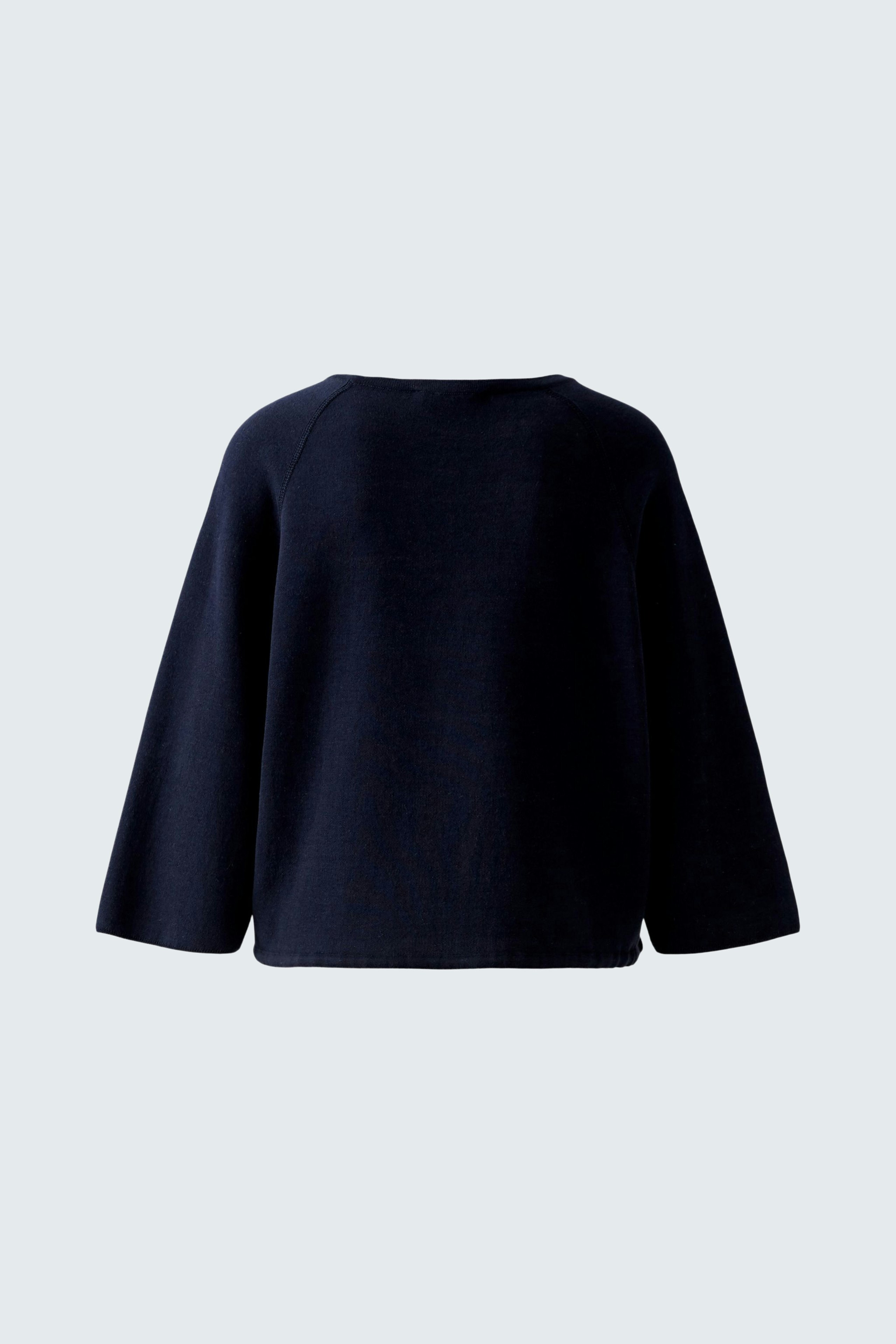Stylish women's pullover in dark navy, featuring a relaxed fit and elegant design.