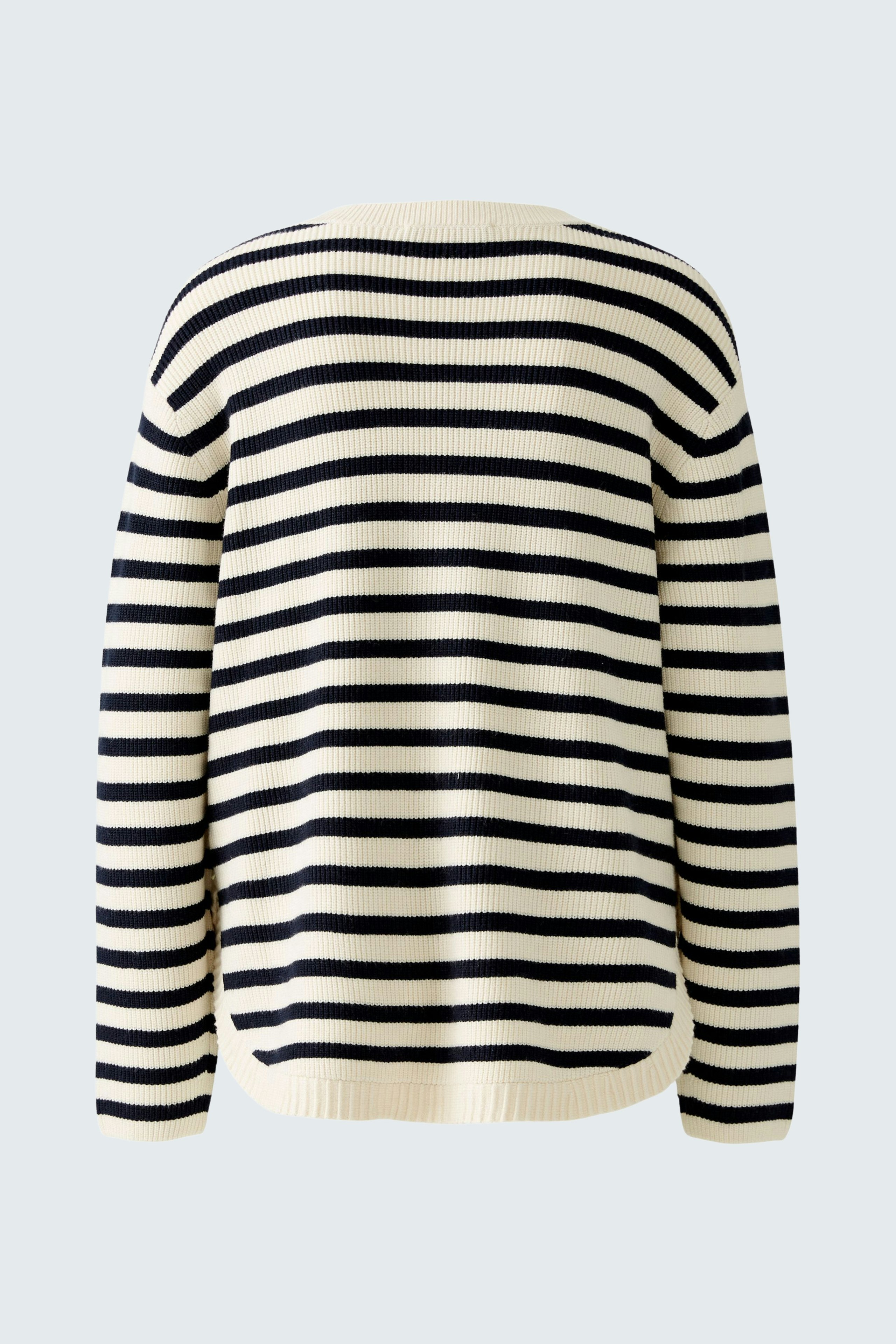 Bequemer Damen-Pullover mit maritimen Streifen in Schwarz und Weiß, ideal für lässige Outfits.