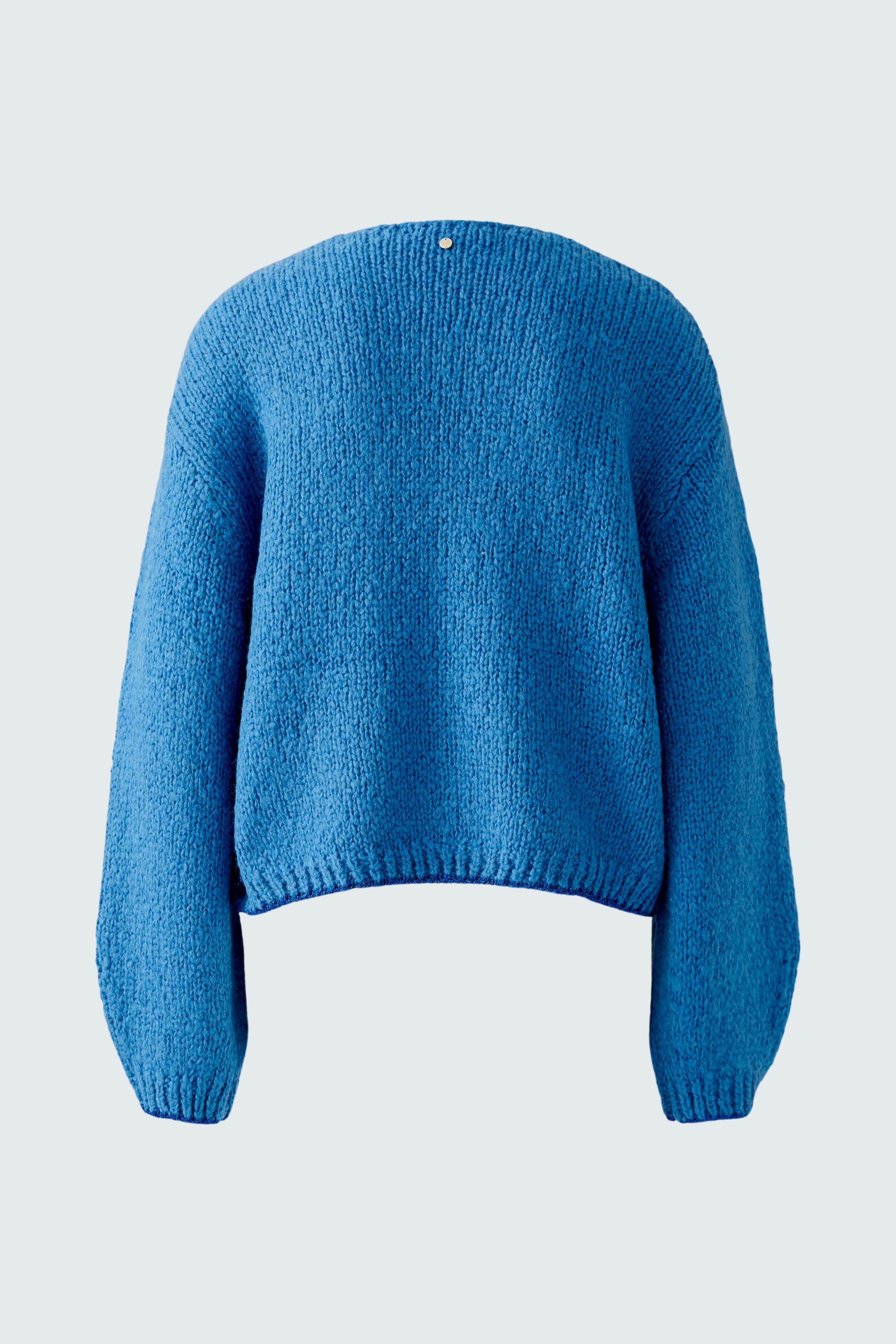 Cozy women's cardigan in vibrant blue, featuring a relaxed fit and soft texture.