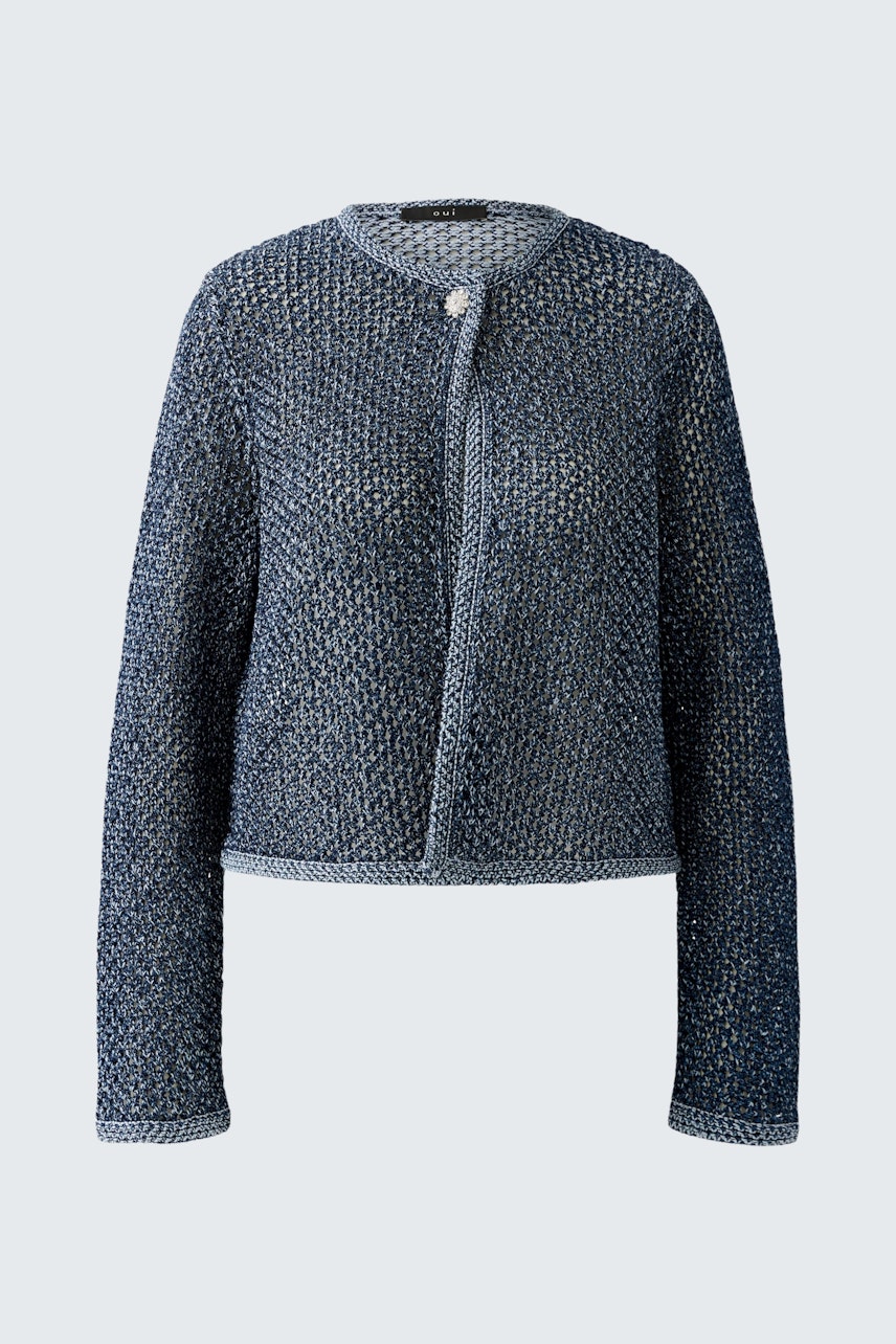 Elegante Damen-Strickjacke in Blau mit feiner Struktur und Knopfverschluss.