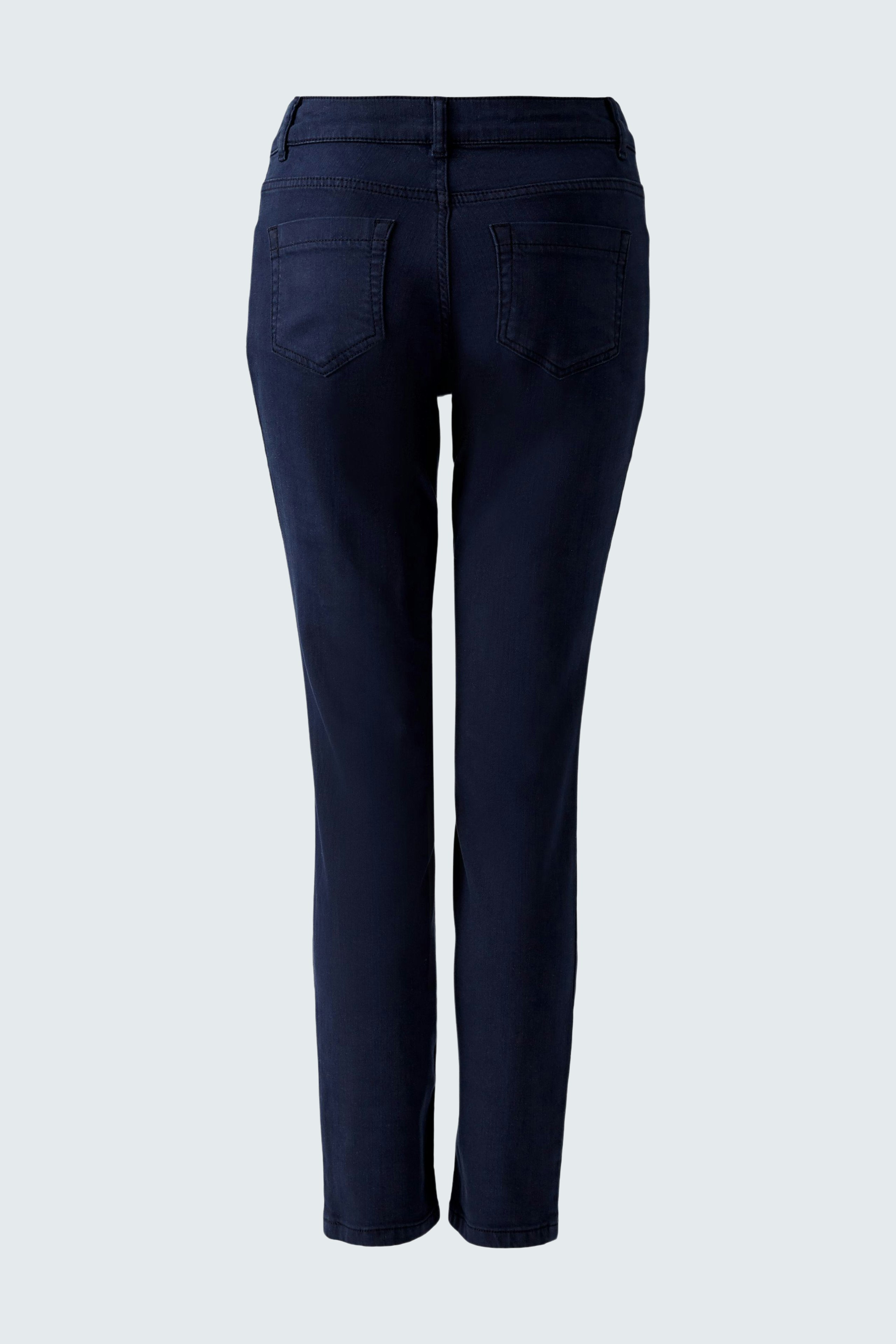 Stylish women's jeggings in dark blue, featuring a slim fit and classic back pockets.