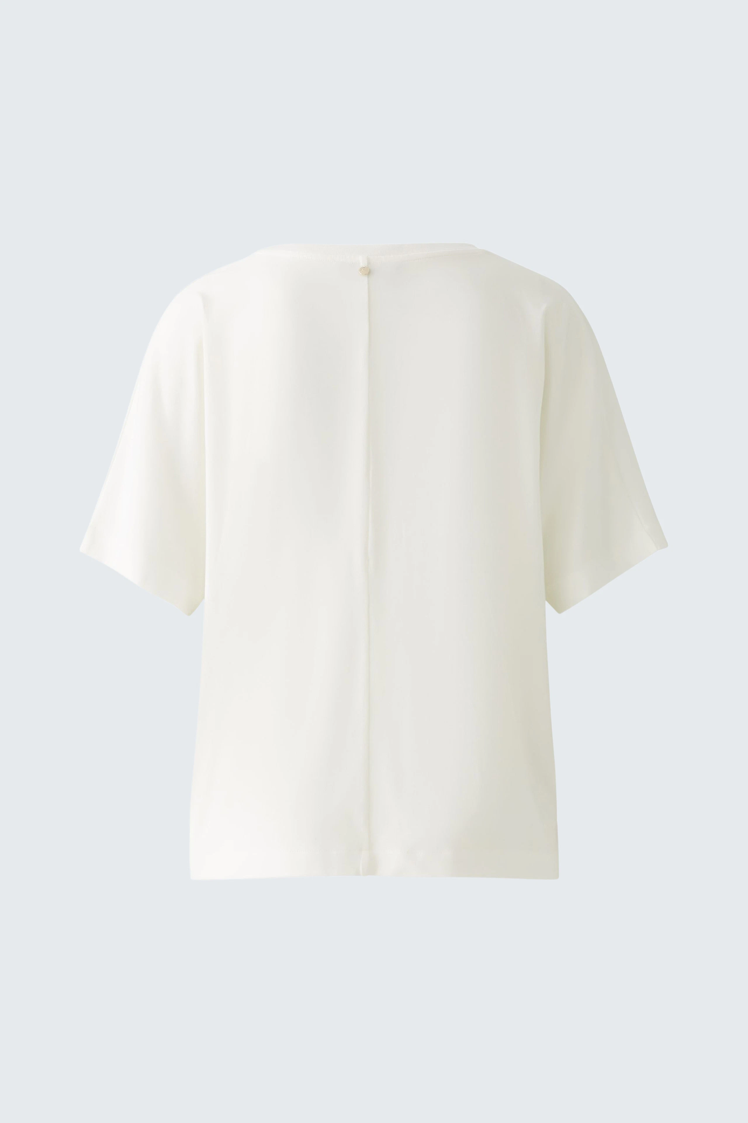 Elegantes Damen-T-Shirt in Weiß mit lässigem Schnitt und Rückenschlitz für einen modernen Look.