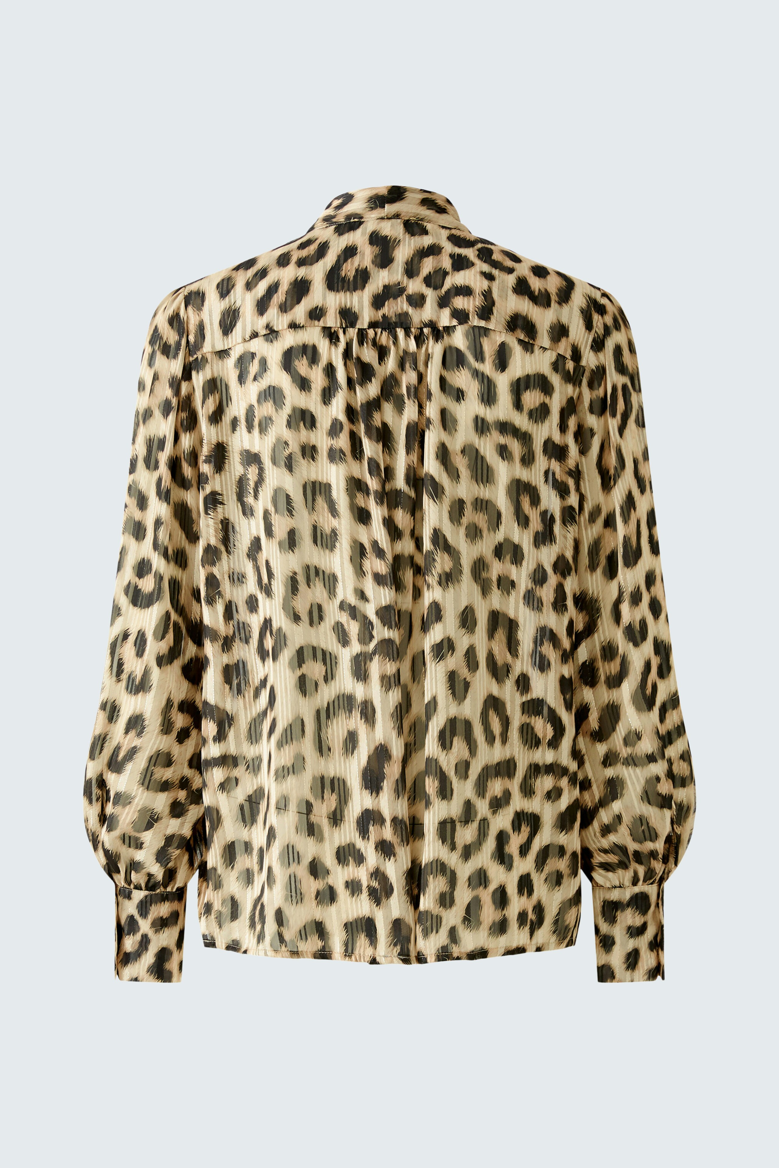 Stylish women's blouse in a chic leopard print, featuring a relaxed fit and elegant back design.