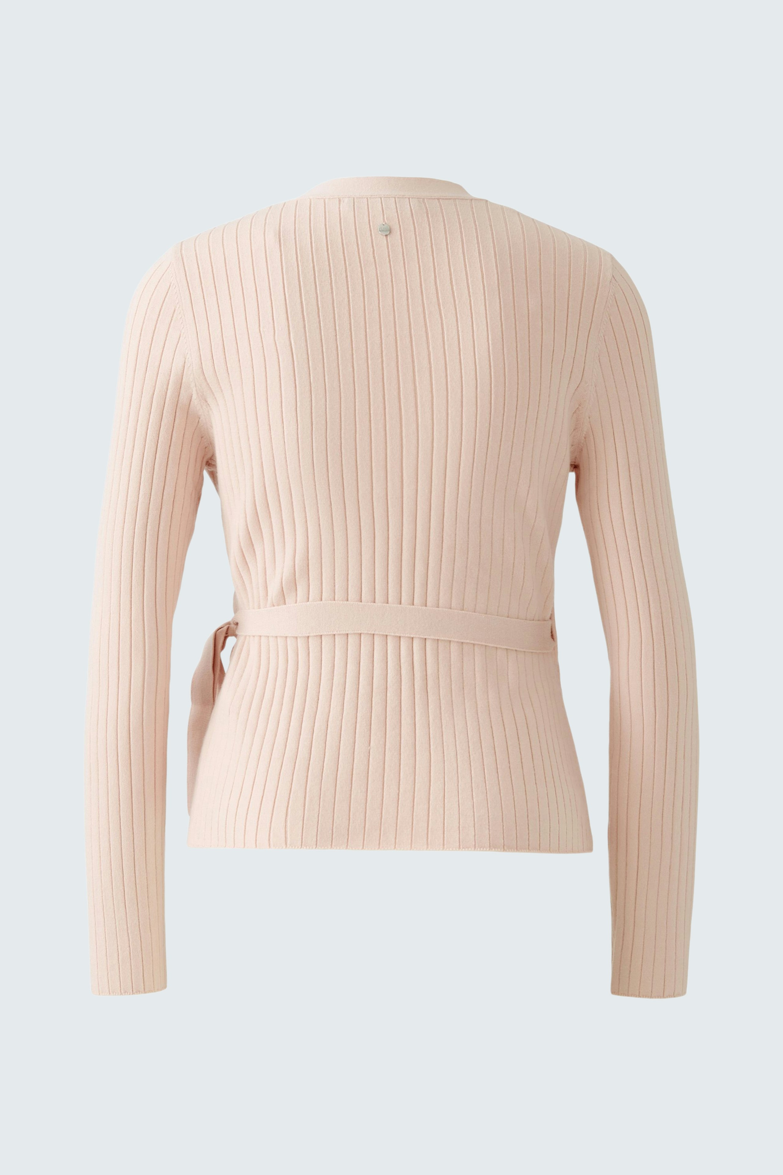 Elegant women's cardigan in soft pink with a ribbed texture and a stylish belt detail.