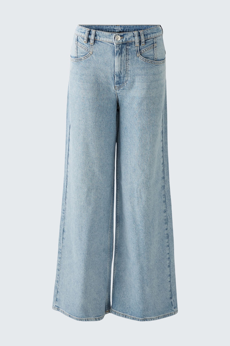 Stylish wide leg jeans for women in light blue denim, perfect for a casual yet chic look.