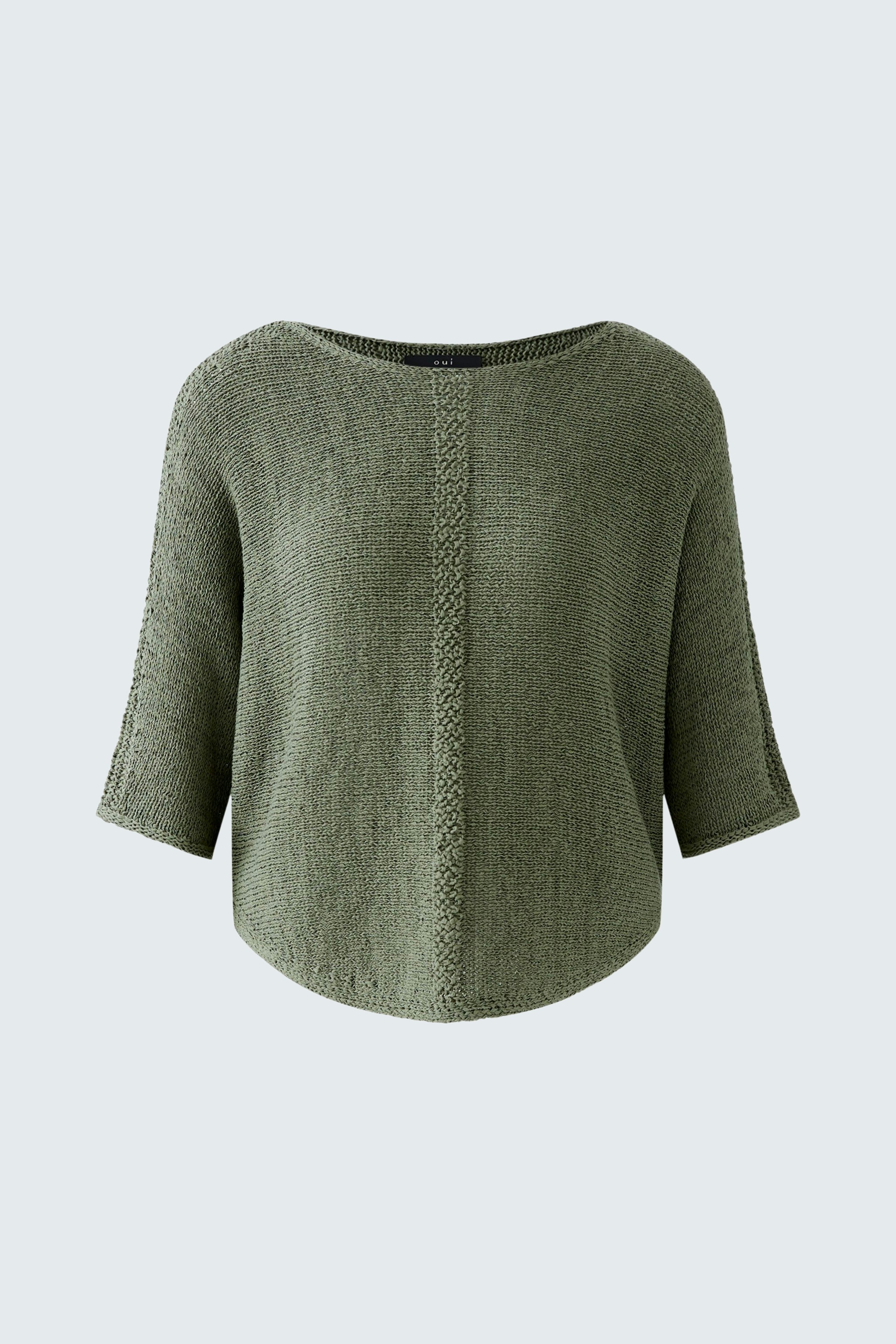 Stylish women's pullover in soft green with a relaxed fit and three-quarter sleeves.