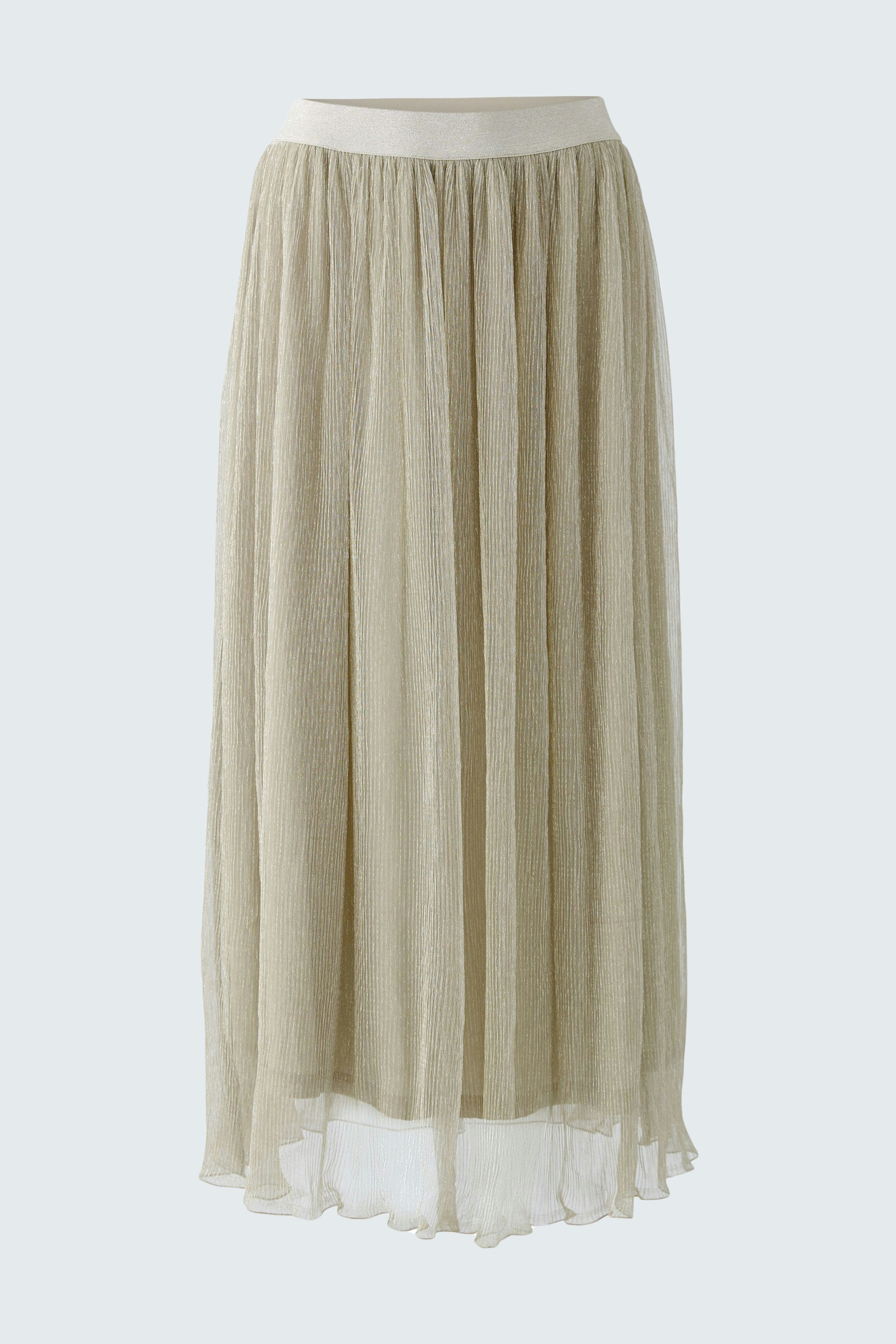 Elegant maxi skirt: A flowing, light beige skirt with a soft waistband, perfect for any occasion.