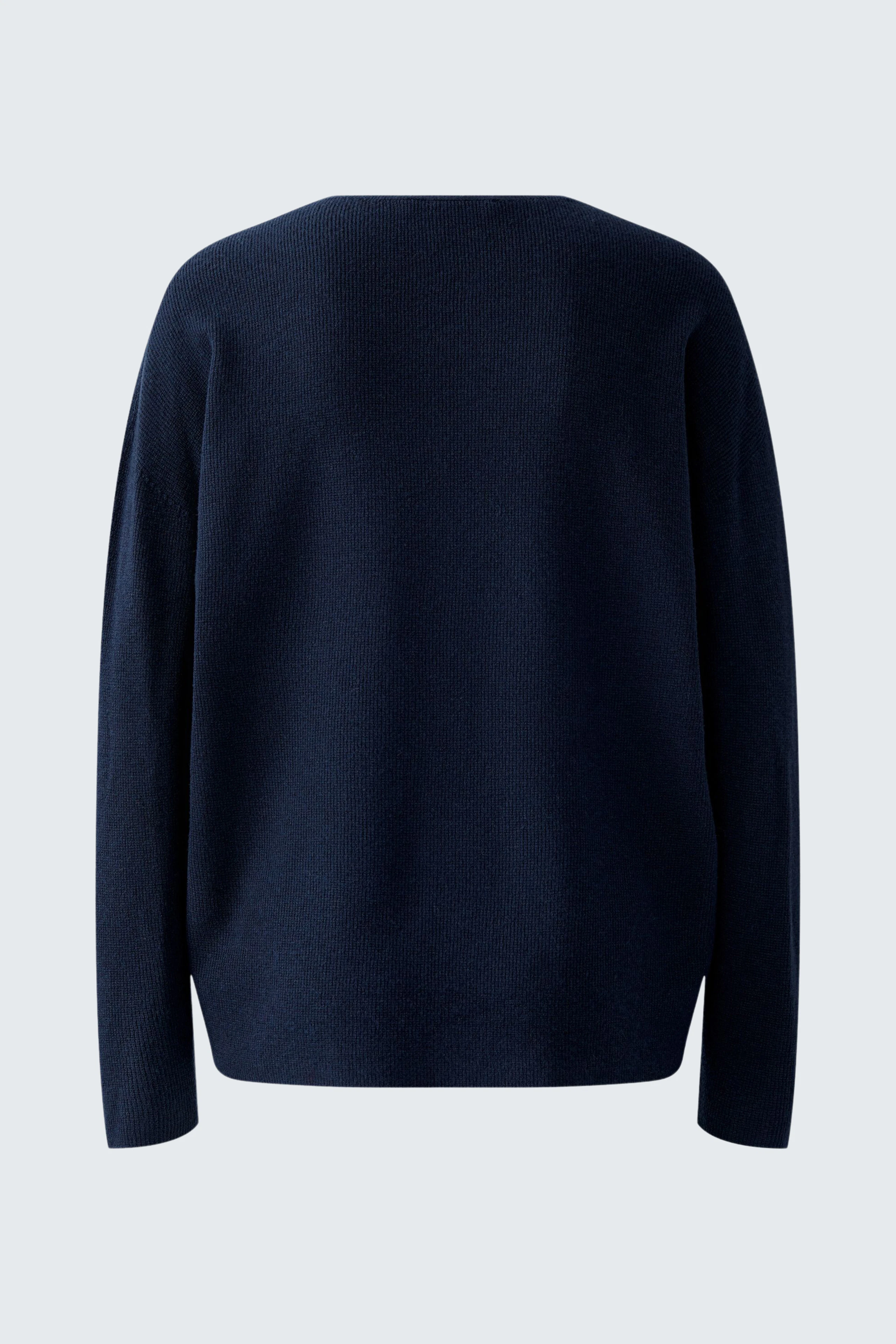 Classic women's pullover in navy blue, featuring a simple and elegant design.