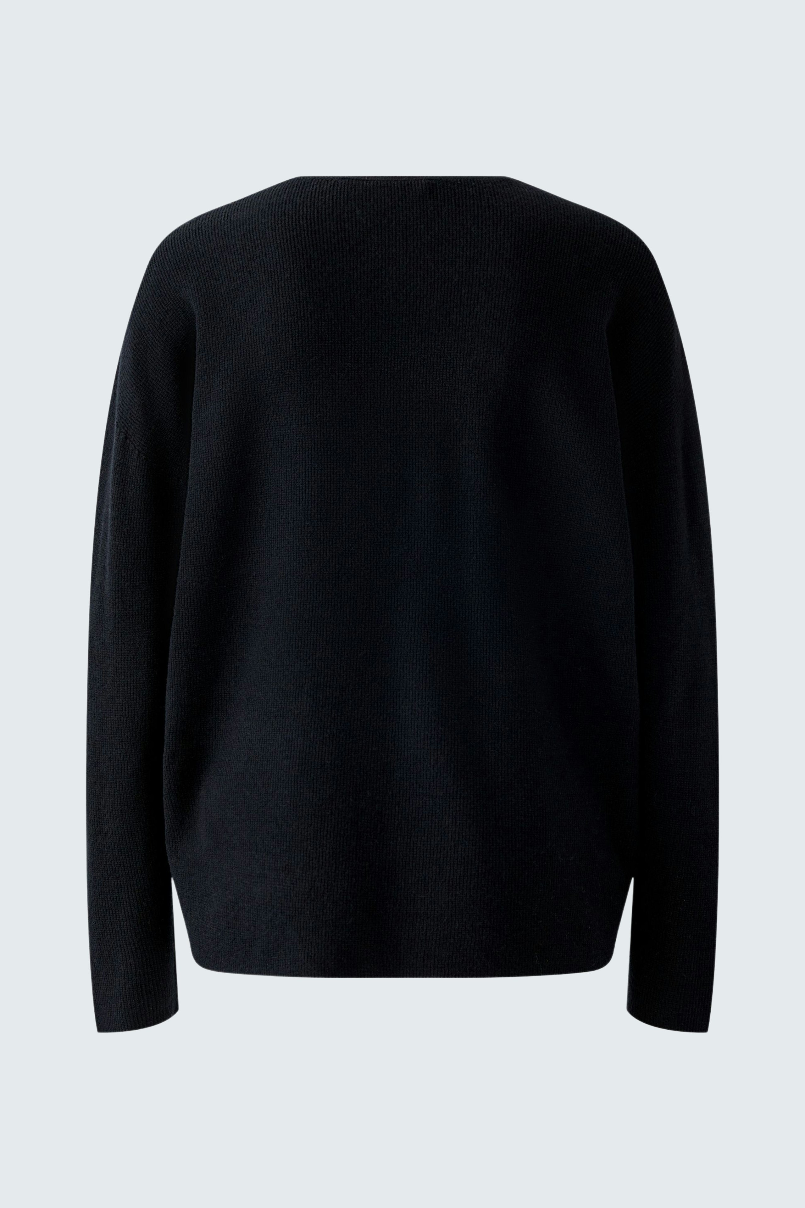 Classic women's pullover in black, featuring a simple and elegant design for versatile styling.