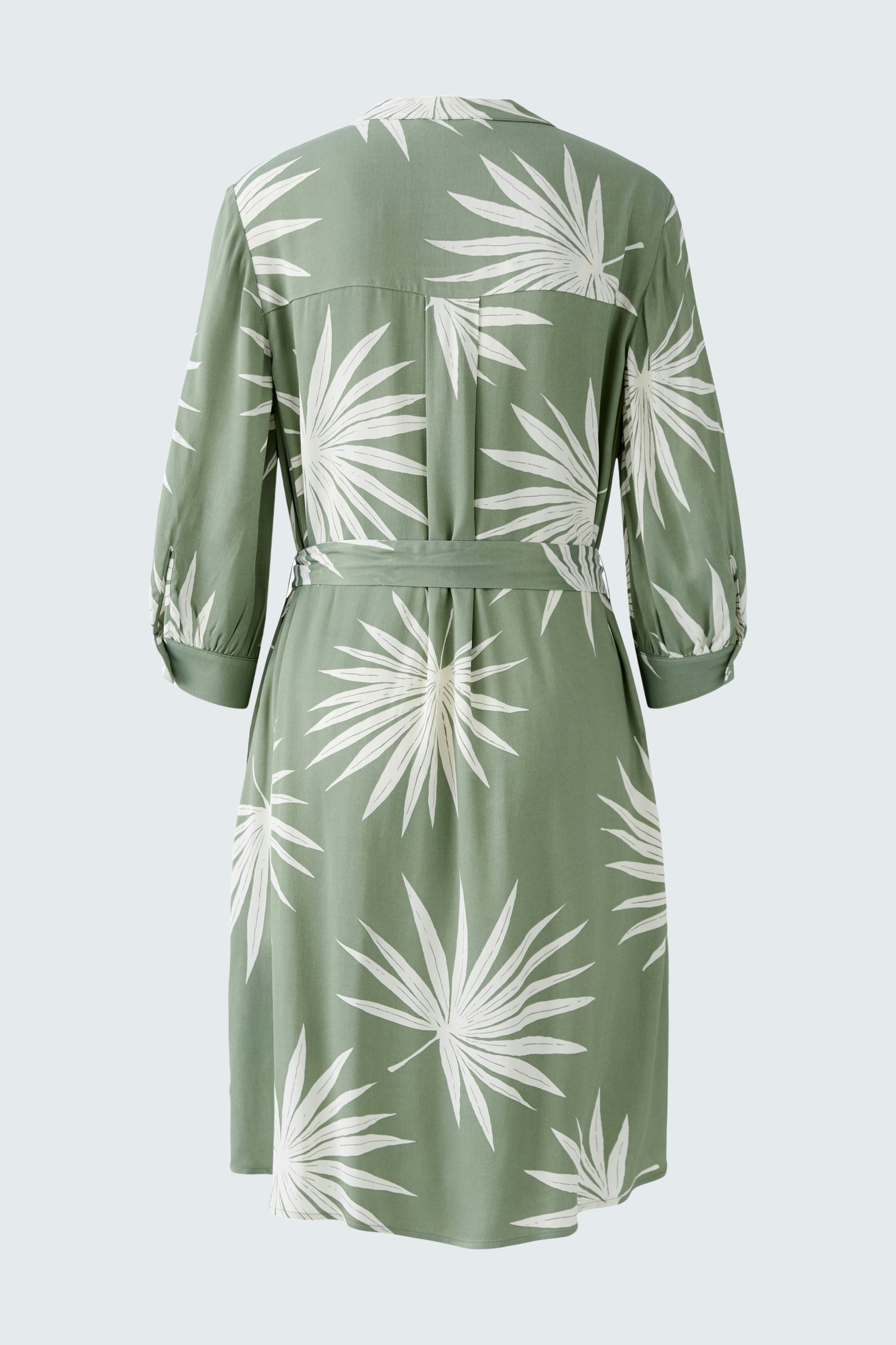 Hängerkleid in grün mit Blattmuster, lässiger Schnitt und Taillengürtel, ideal für den Alltag.
