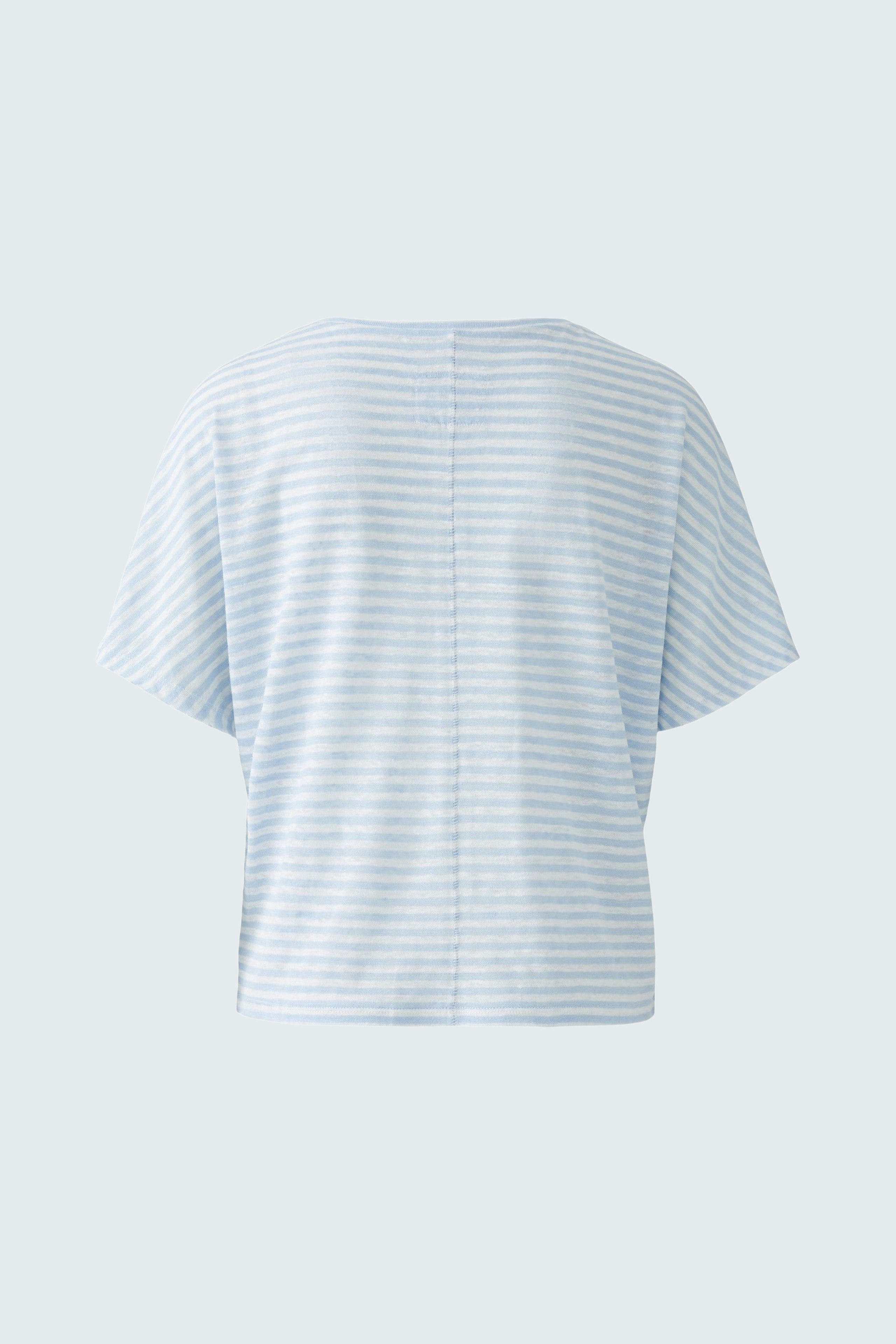 Casual women's T-shirt: Light blue striped top with a relaxed fit, perfect for everyday wear.