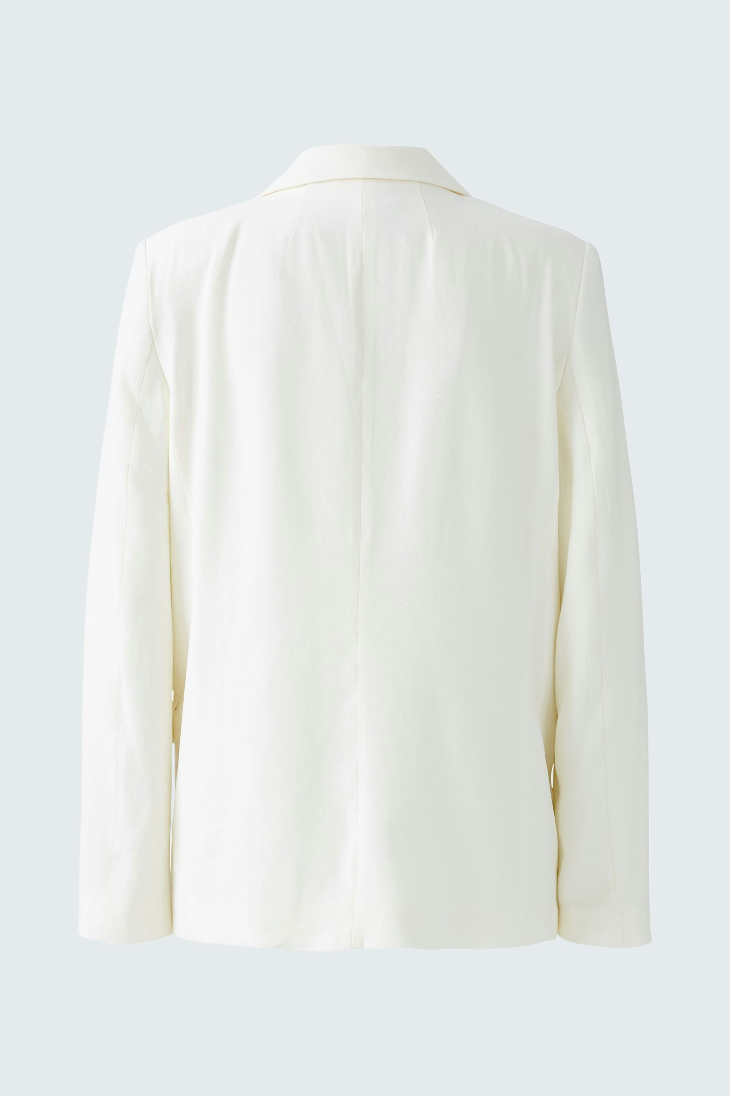 Elegant women's blazer in white, featuring a classic cut and tailored design.